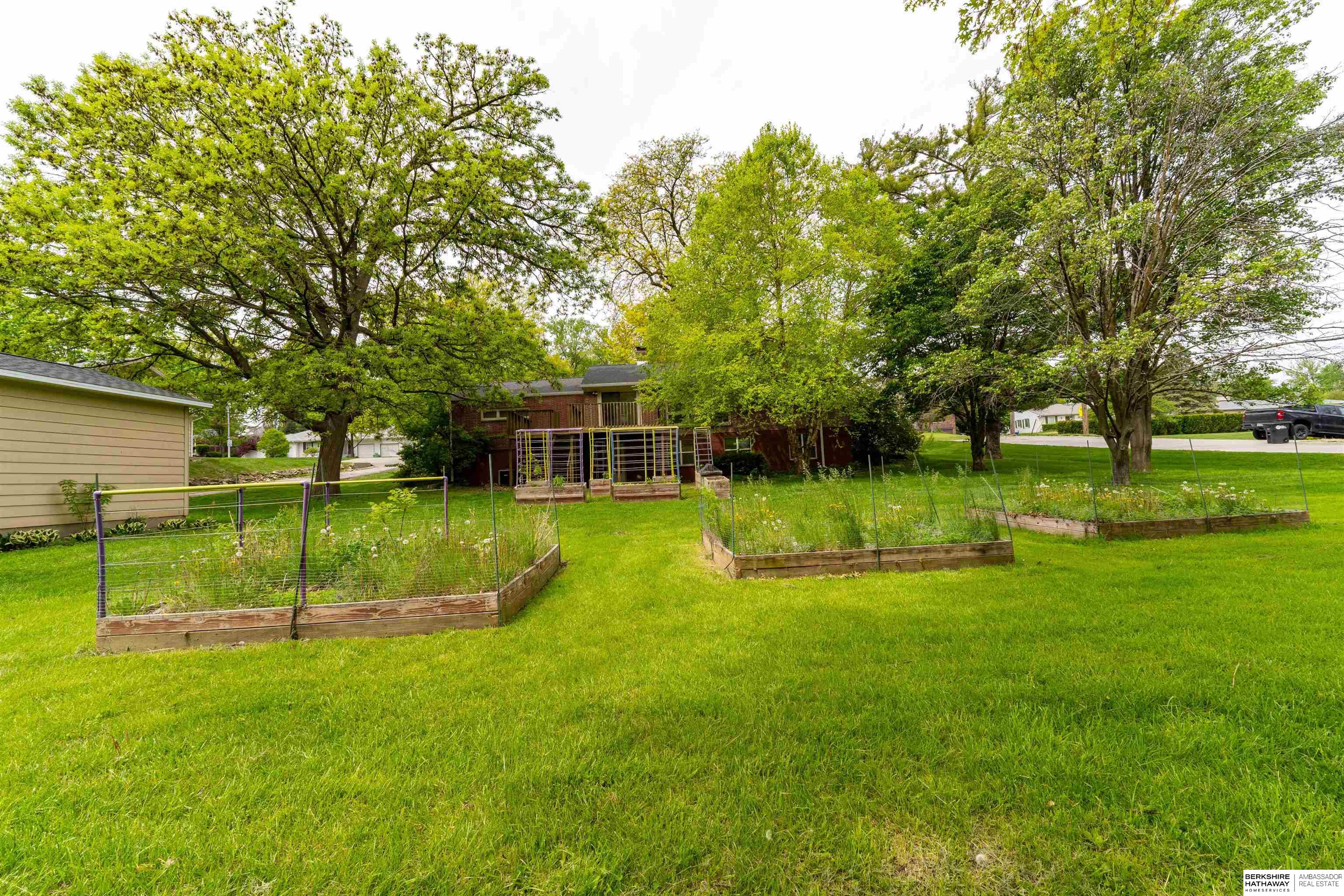 Omaha, Nebraska 68114, United States, 3 Bedrooms Bedrooms, ,2 BathroomsBathrooms,Residential,Pending,124711