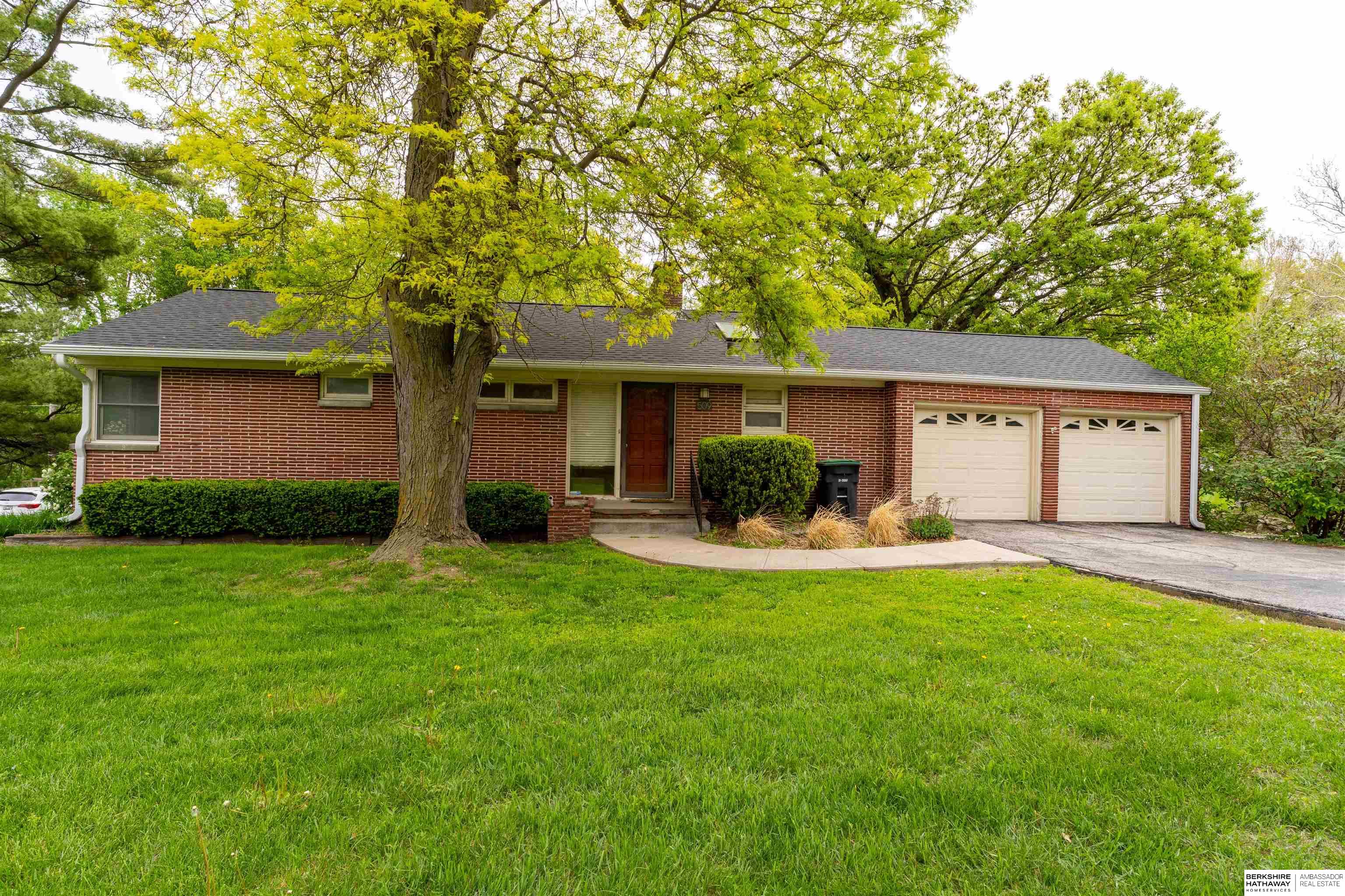 Omaha, Nebraska 68114, United States, 3 Bedrooms Bedrooms, ,2 BathroomsBathrooms,Residential,Pending,124711