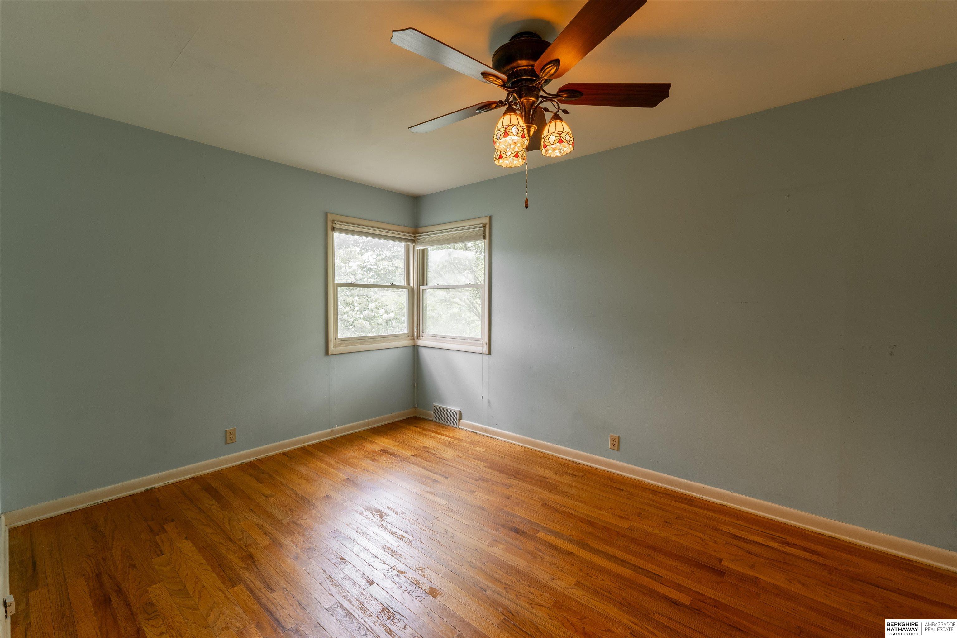 Omaha, Nebraska 68114, United States, 3 Bedrooms Bedrooms, ,2 BathroomsBathrooms,Residential,Pending,124711