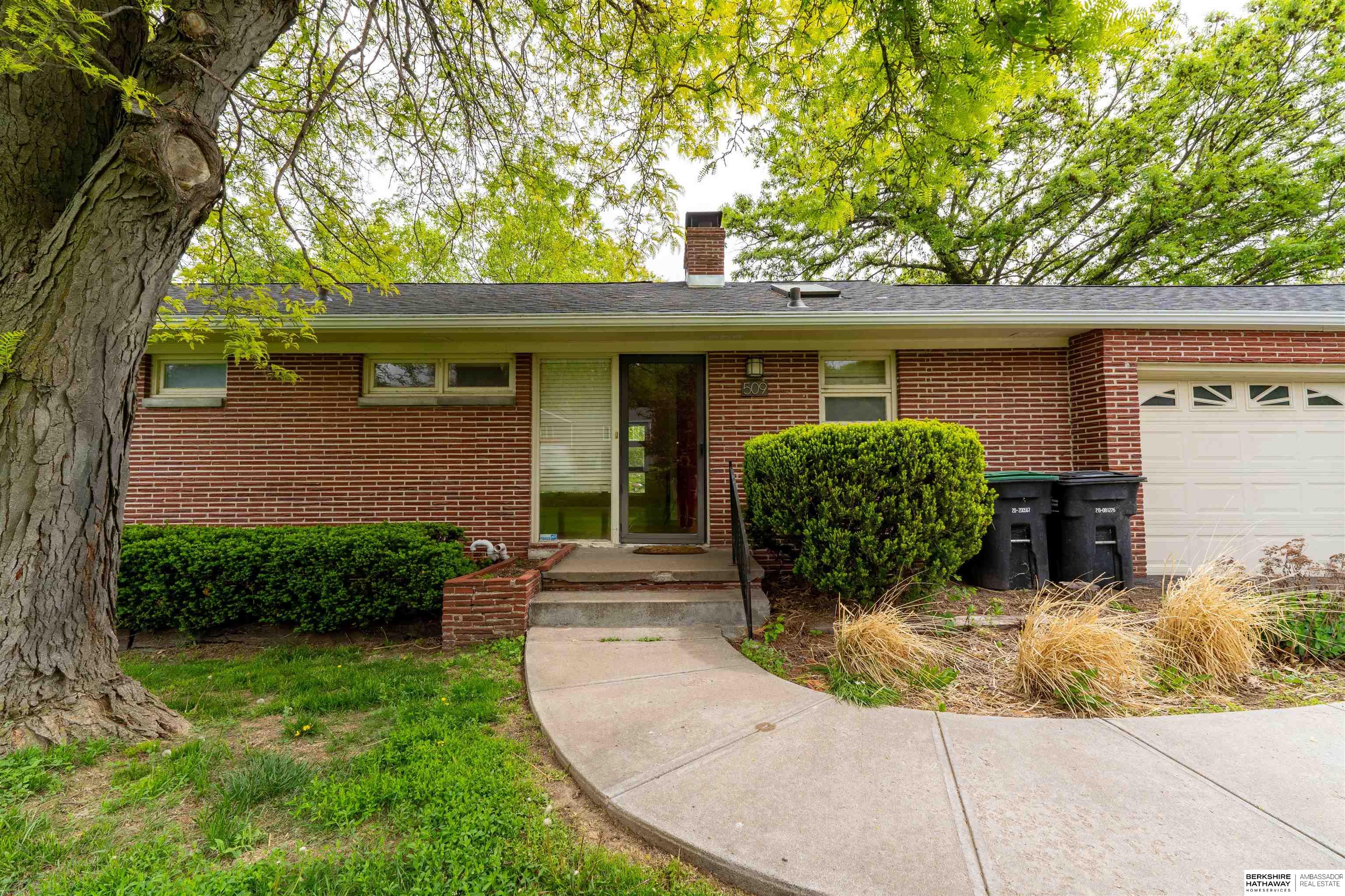 Omaha, Nebraska 68114, United States, 3 Bedrooms Bedrooms, ,2 BathroomsBathrooms,Residential,Pending,124711