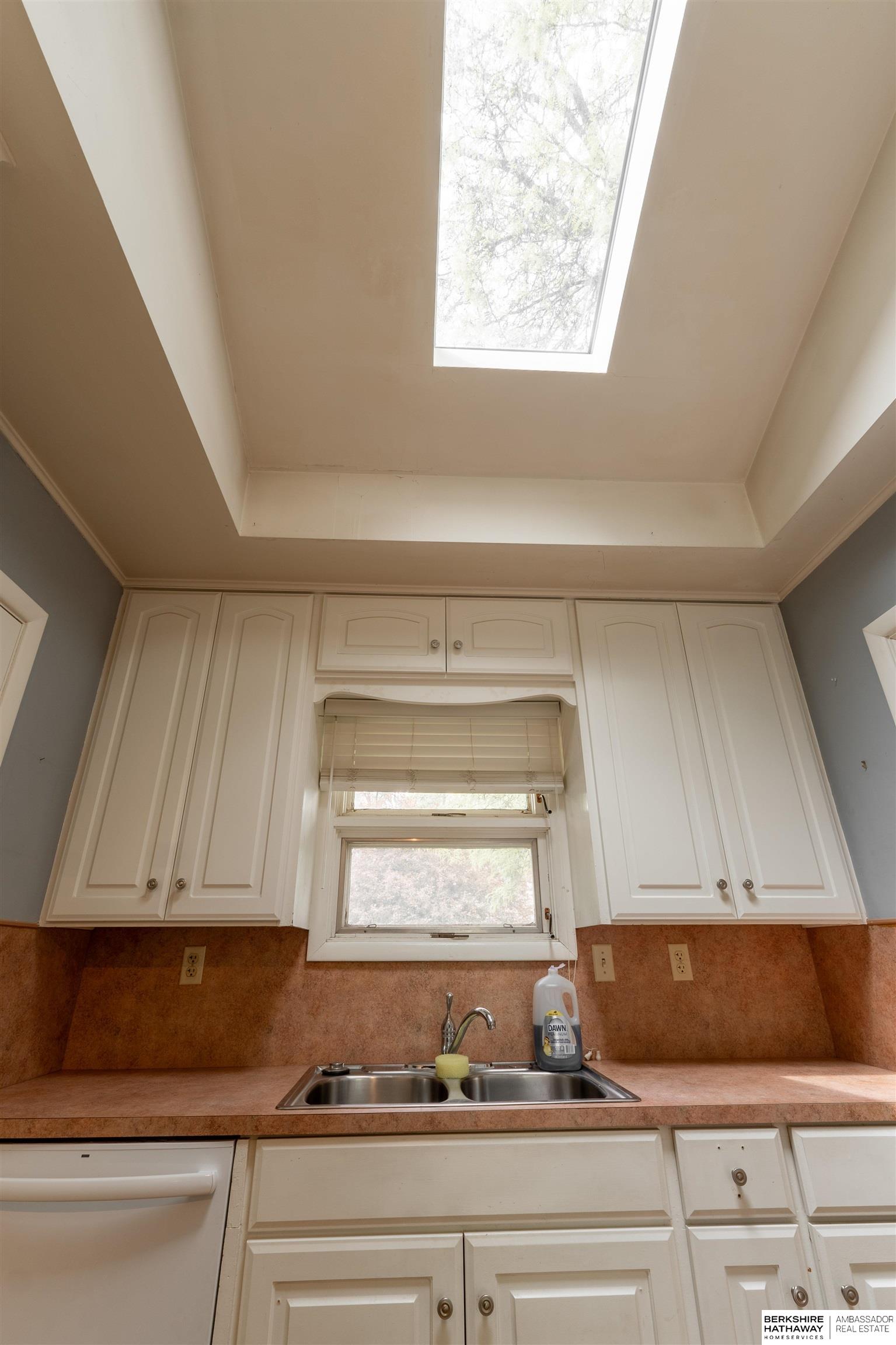 Omaha, Nebraska 68114, United States, 3 Bedrooms Bedrooms, ,2 BathroomsBathrooms,Residential,Pending,124711