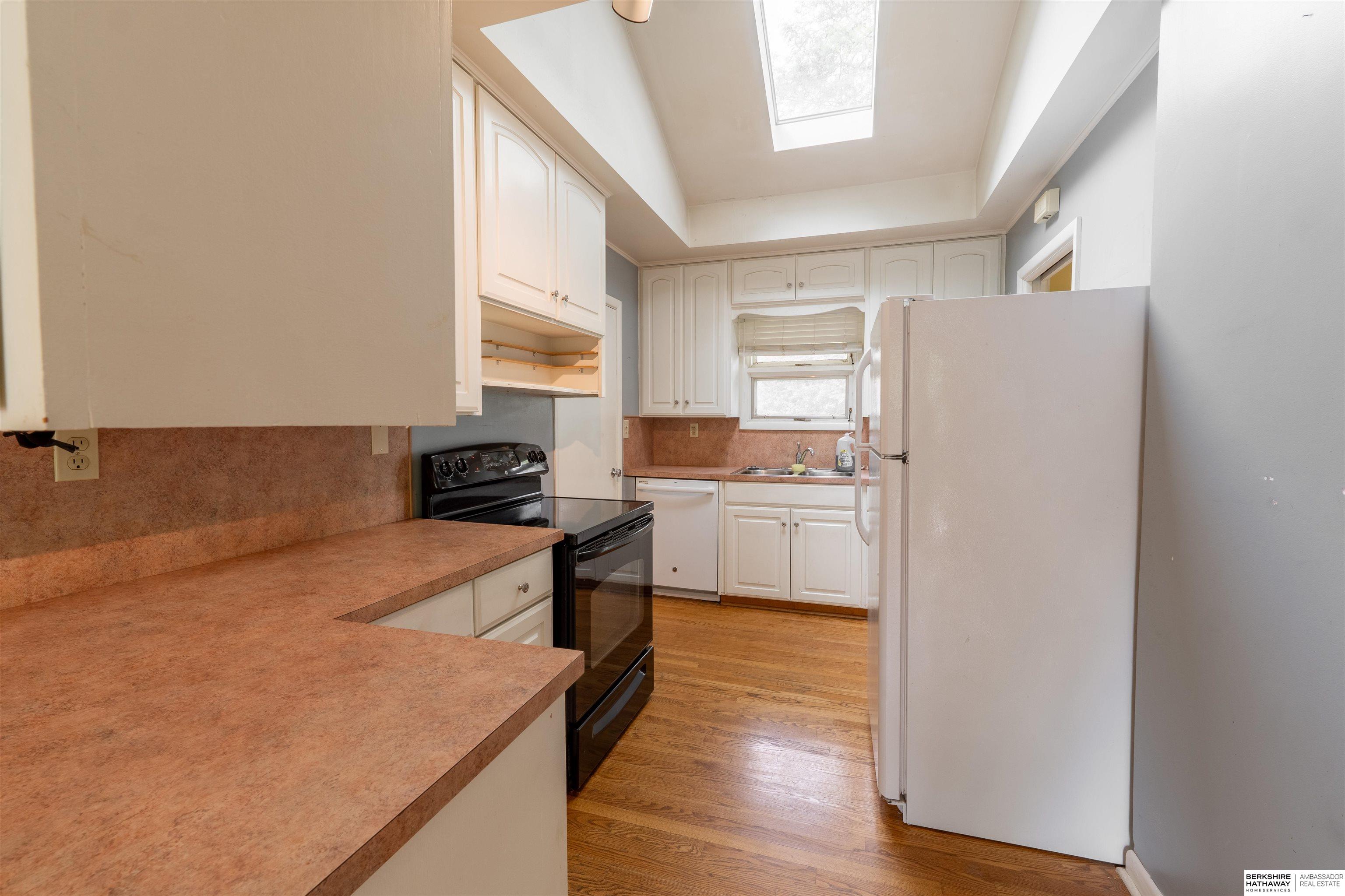 Omaha, Nebraska 68114, United States, 3 Bedrooms Bedrooms, ,2 BathroomsBathrooms,Residential,Pending,124711