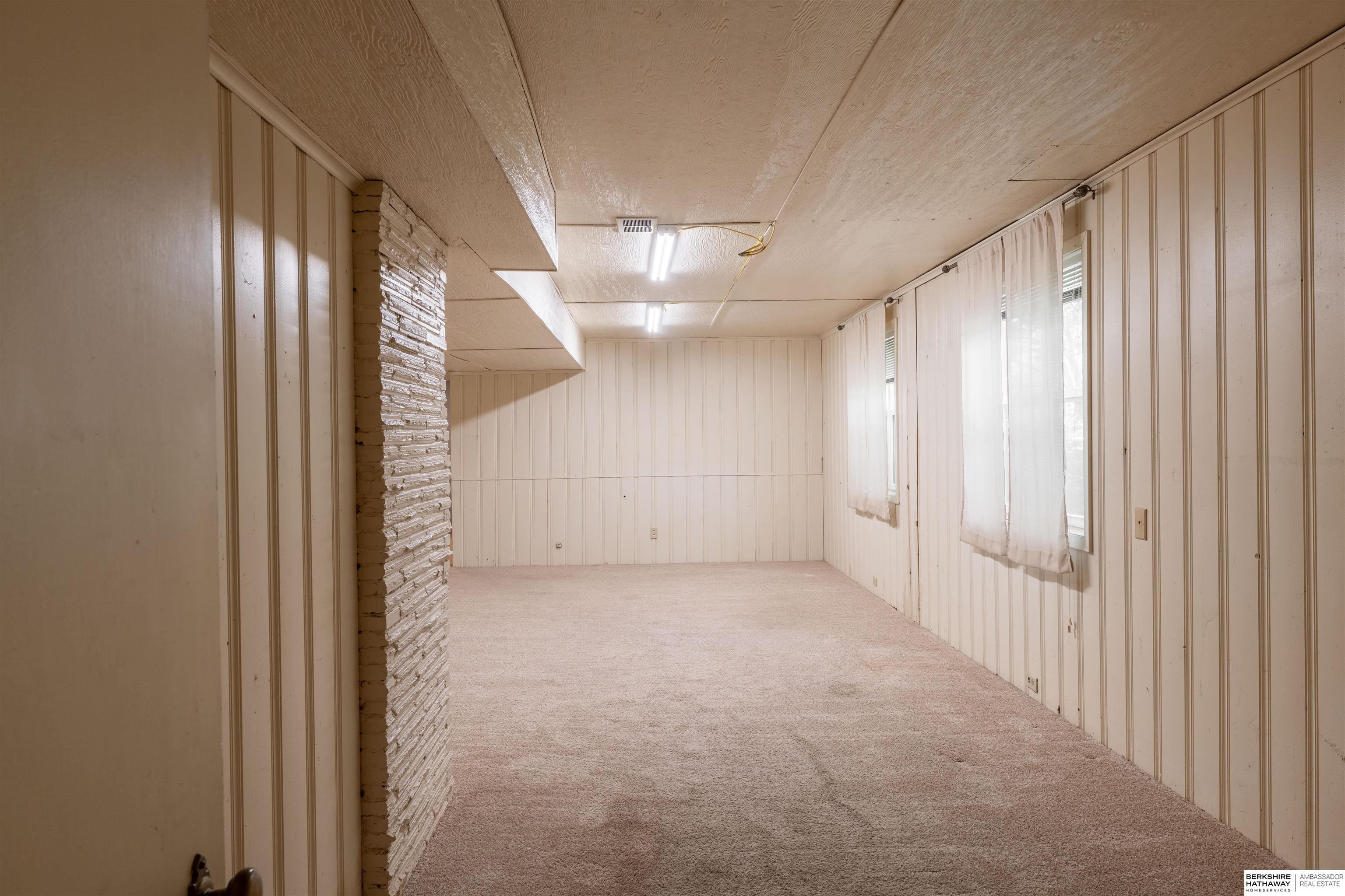 Omaha, Nebraska 68114, United States, 3 Bedrooms Bedrooms, ,2 BathroomsBathrooms,Residential,Pending,124711