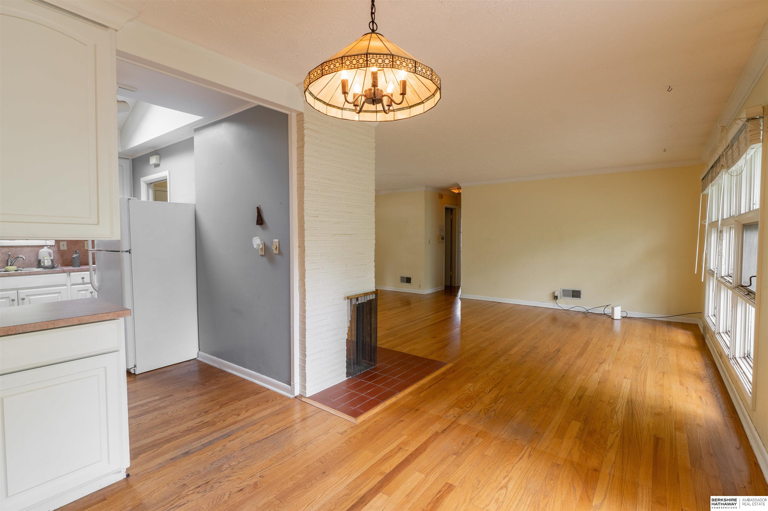 Omaha, Nebraska 68114, United States, 3 Bedrooms Bedrooms, ,2 BathroomsBathrooms,Residential,Pending,124711