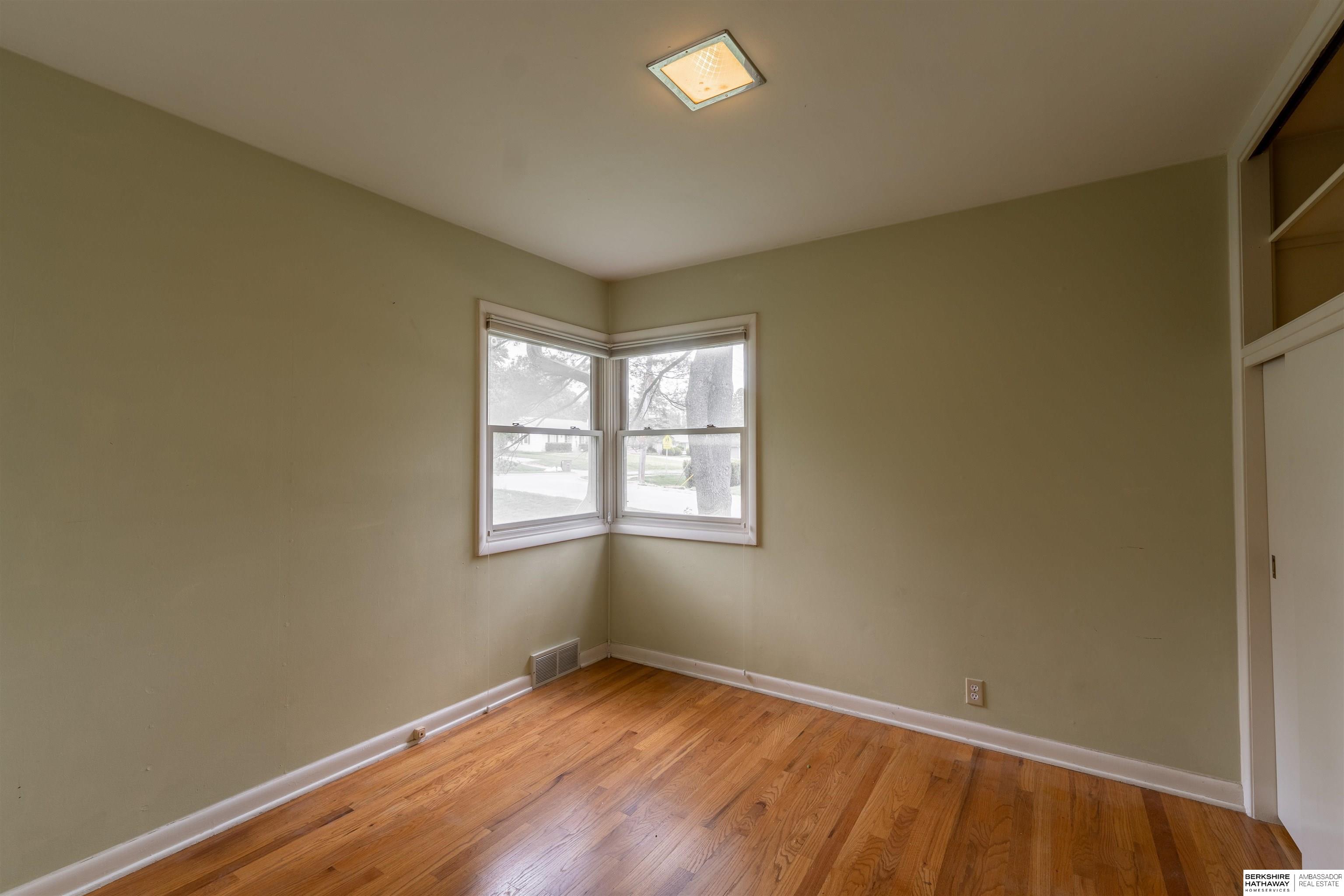 Omaha, Nebraska 68114, United States, 3 Bedrooms Bedrooms, ,2 BathroomsBathrooms,Residential,Pending,124711