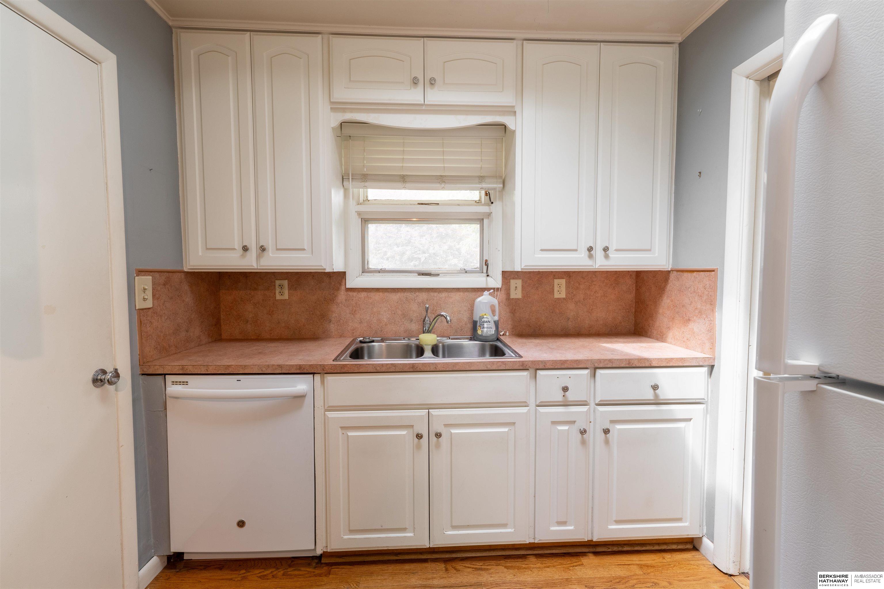 Omaha, Nebraska 68114, United States, 3 Bedrooms Bedrooms, ,2 BathroomsBathrooms,Residential,Pending,124711