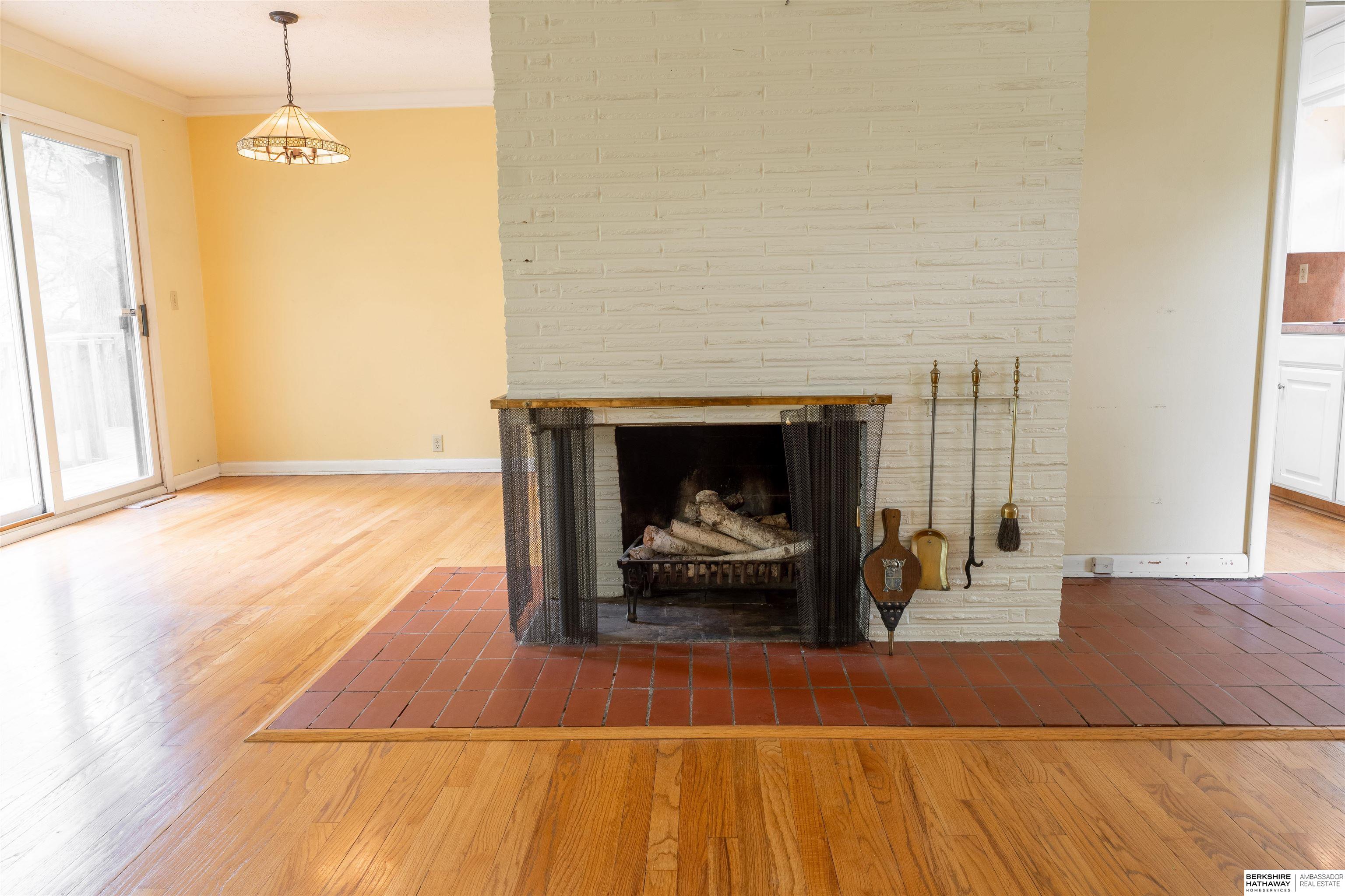 Omaha, Nebraska 68114, United States, 3 Bedrooms Bedrooms, ,2 BathroomsBathrooms,Residential,Pending,124711