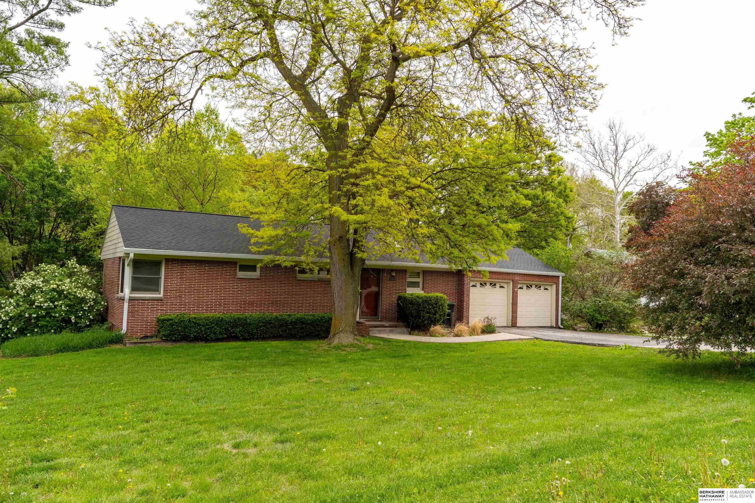 Omaha, Nebraska 68114, United States, 3 Bedrooms Bedrooms, ,2 BathroomsBathrooms,Residential,Pending,124711