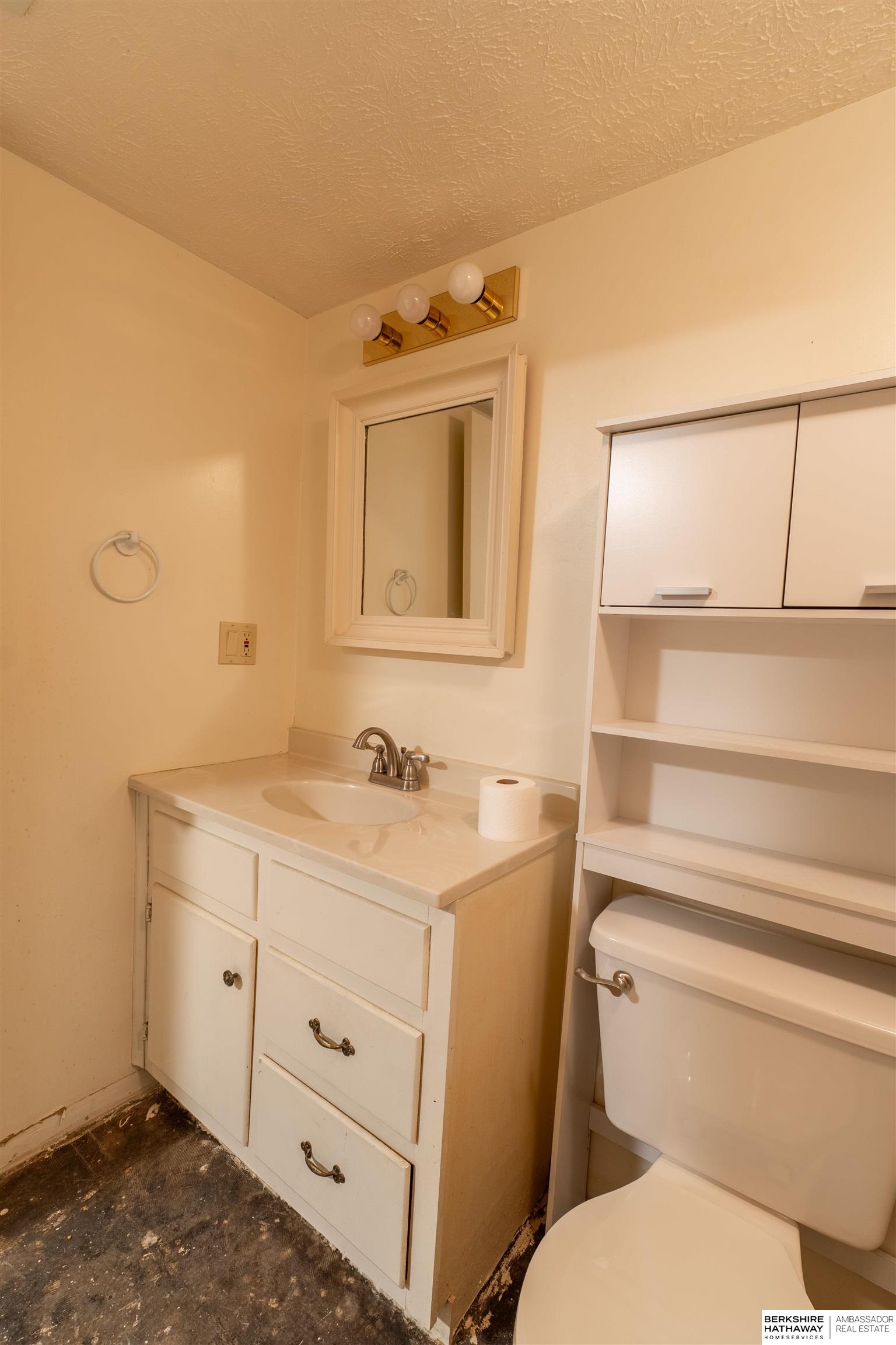 Omaha, Nebraska 68114, United States, 3 Bedrooms Bedrooms, ,2 BathroomsBathrooms,Residential,Pending,124711