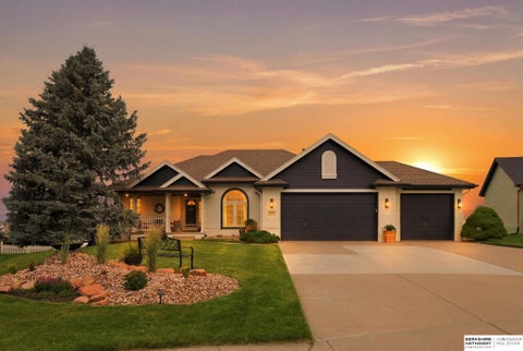 Photo of 9504 S 179th Street, Omaha, NE 68136 (MLS # 22620872)