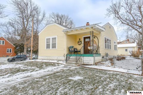 Photo of 900 Elmwood Avenue, Lincoln, NE 68510 (MLS # 22602997)