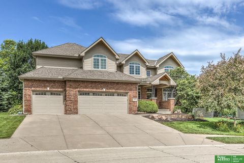 Photo of 1012 S 197th Circle, Omaha, NE 68022 (MLS # 22529374)