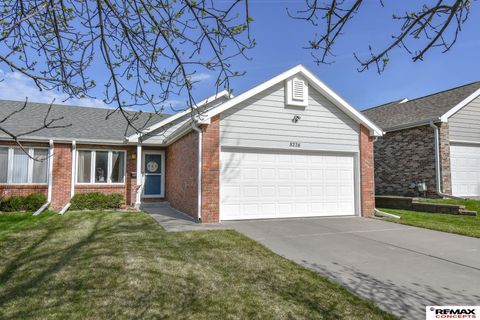Photo of 8224 Karl Ridge Road, Lincoln, NE 68506 (MLS # 22610257)