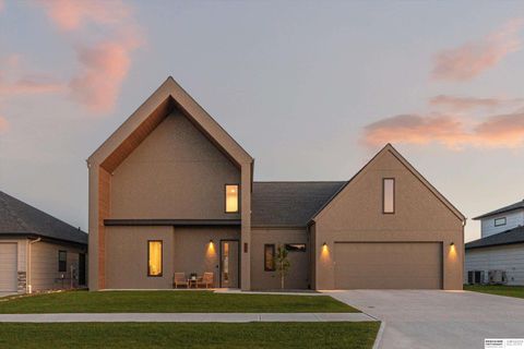 MLS: 22510343