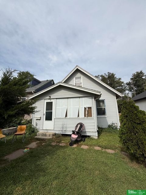 Photo of 3826 Grover Street, Omaha, NE 68105 (MLS # 22528011)