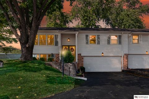 Photo of 2312 S 119th Court, Omaha, NE 68144 (MLS # 22528480)