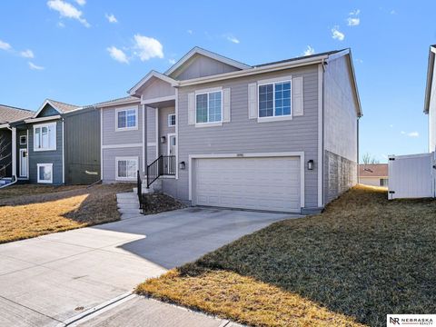 Photo of 10901 Craig Street, Omaha, NE 68142 (MLS # 22606617)