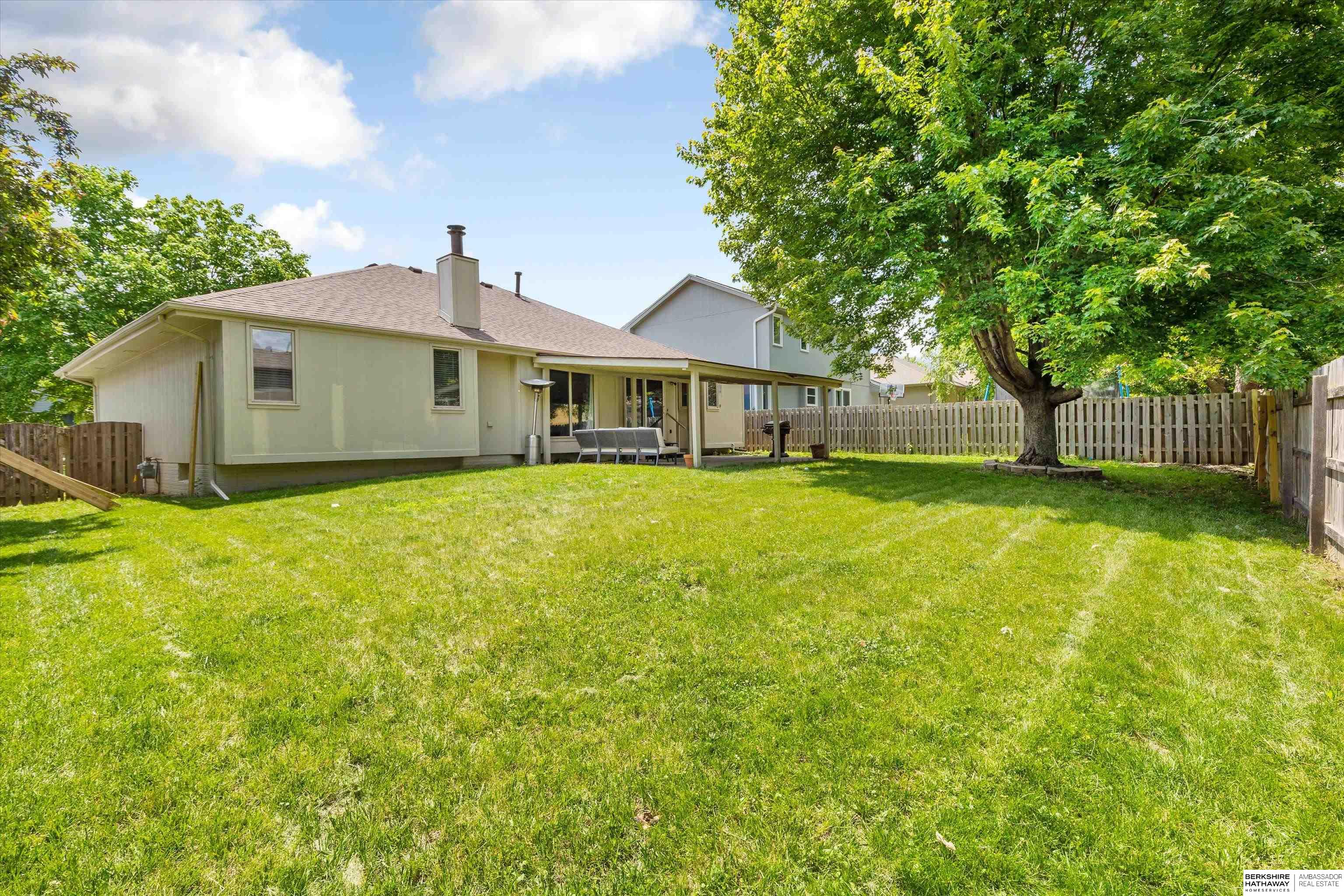 Omaha, Nebraska 68116, United States, 3 Bedrooms Bedrooms, ,3 BathroomsBathrooms,Residential,Pending,144686