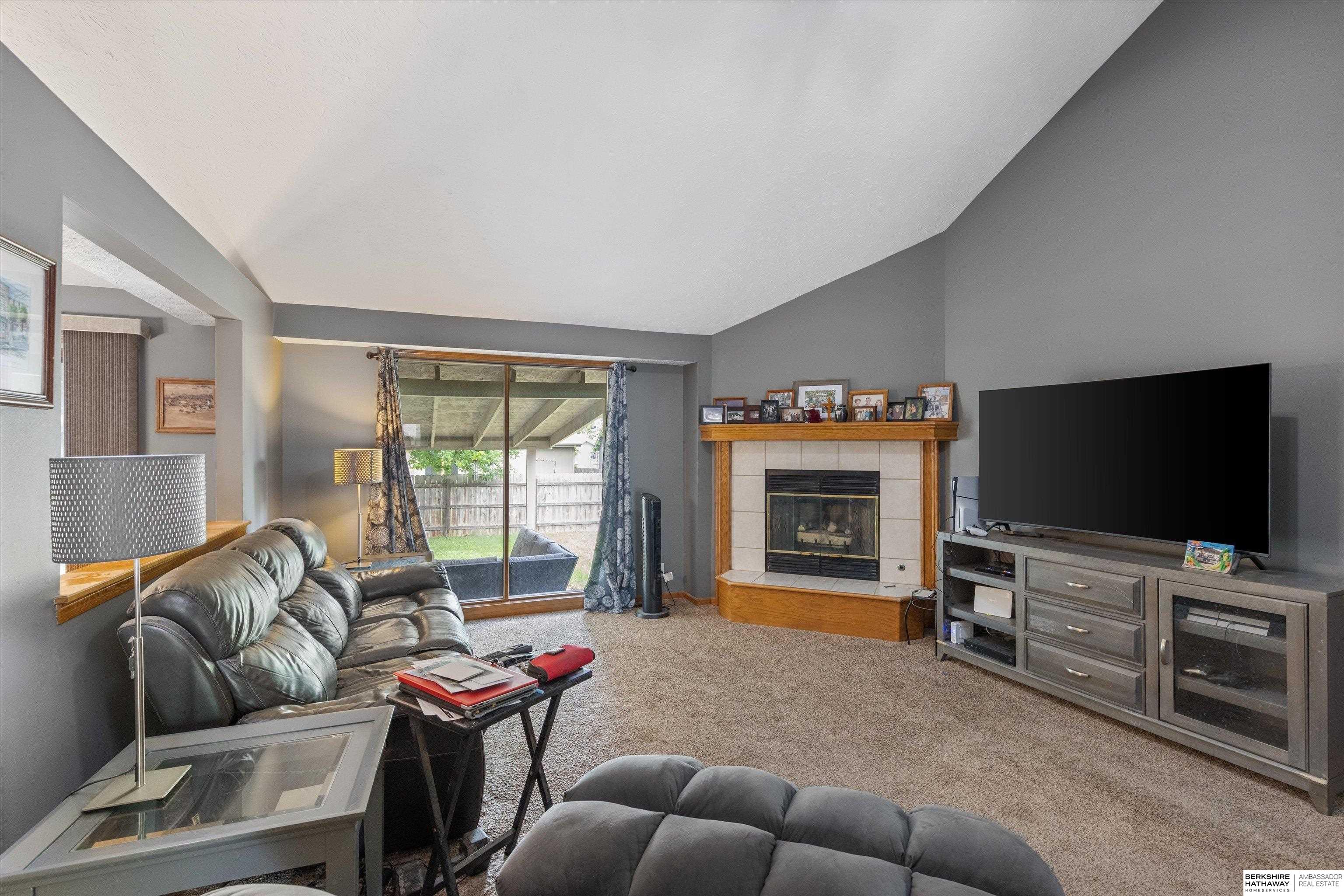 Omaha, Nebraska 68116, United States, 3 Bedrooms Bedrooms, ,3 BathroomsBathrooms,Residential,Pending,144686