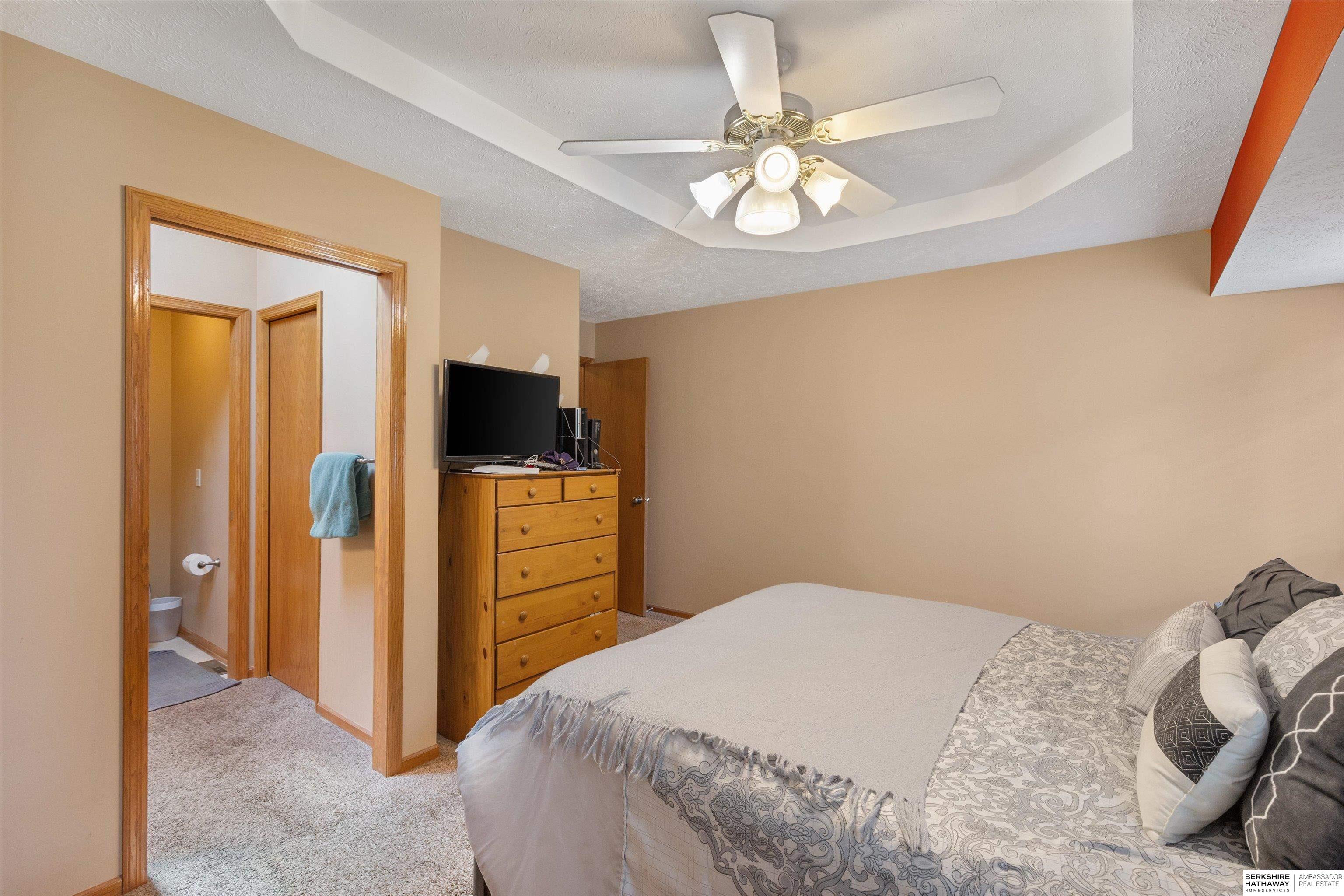 Omaha, Nebraska 68116, United States, 3 Bedrooms Bedrooms, ,3 BathroomsBathrooms,Residential,Pending,144686