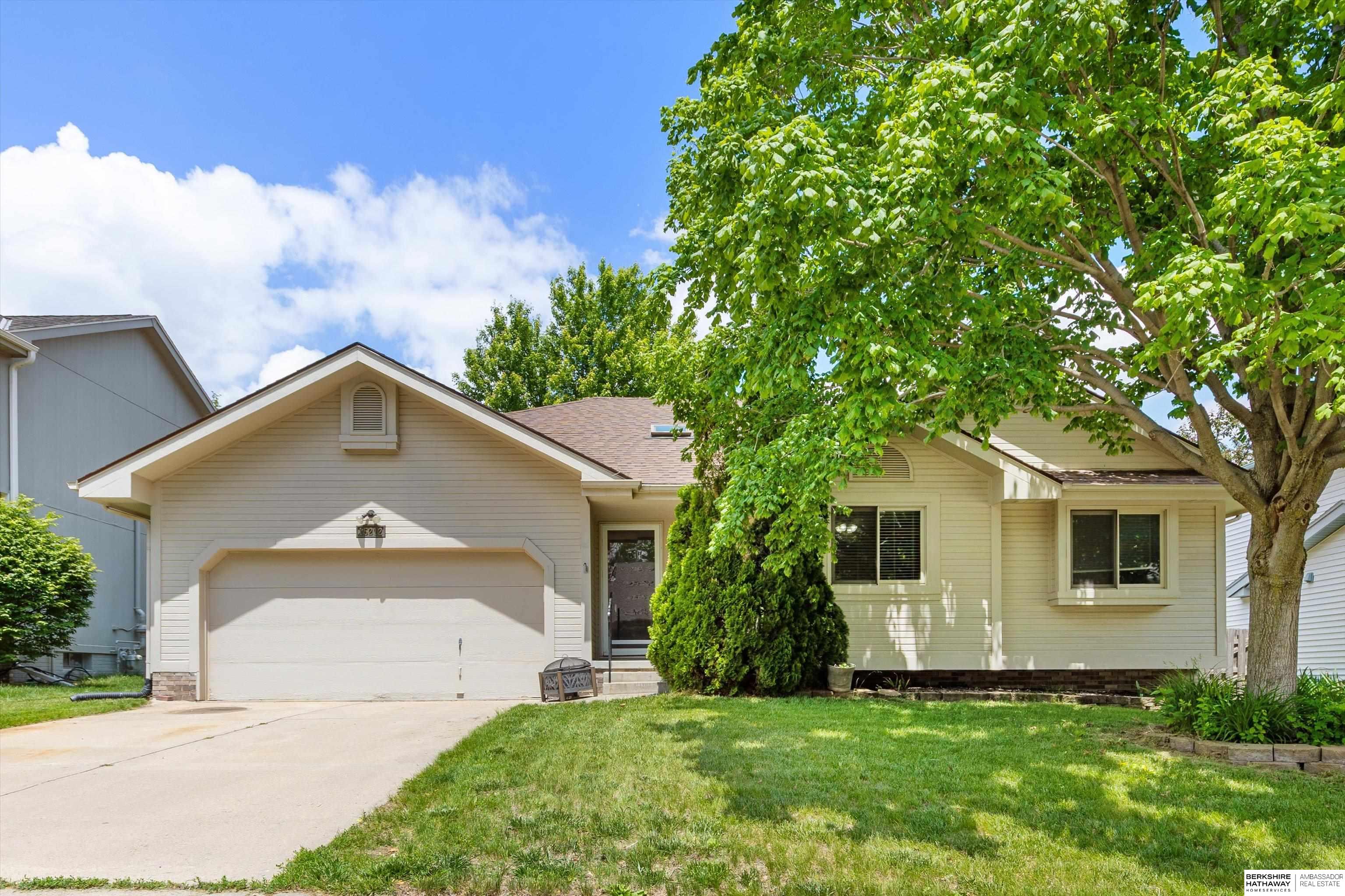 Omaha, Nebraska 68116, United States, 3 Bedrooms Bedrooms, ,3 BathroomsBathrooms,Residential,Pending,144686