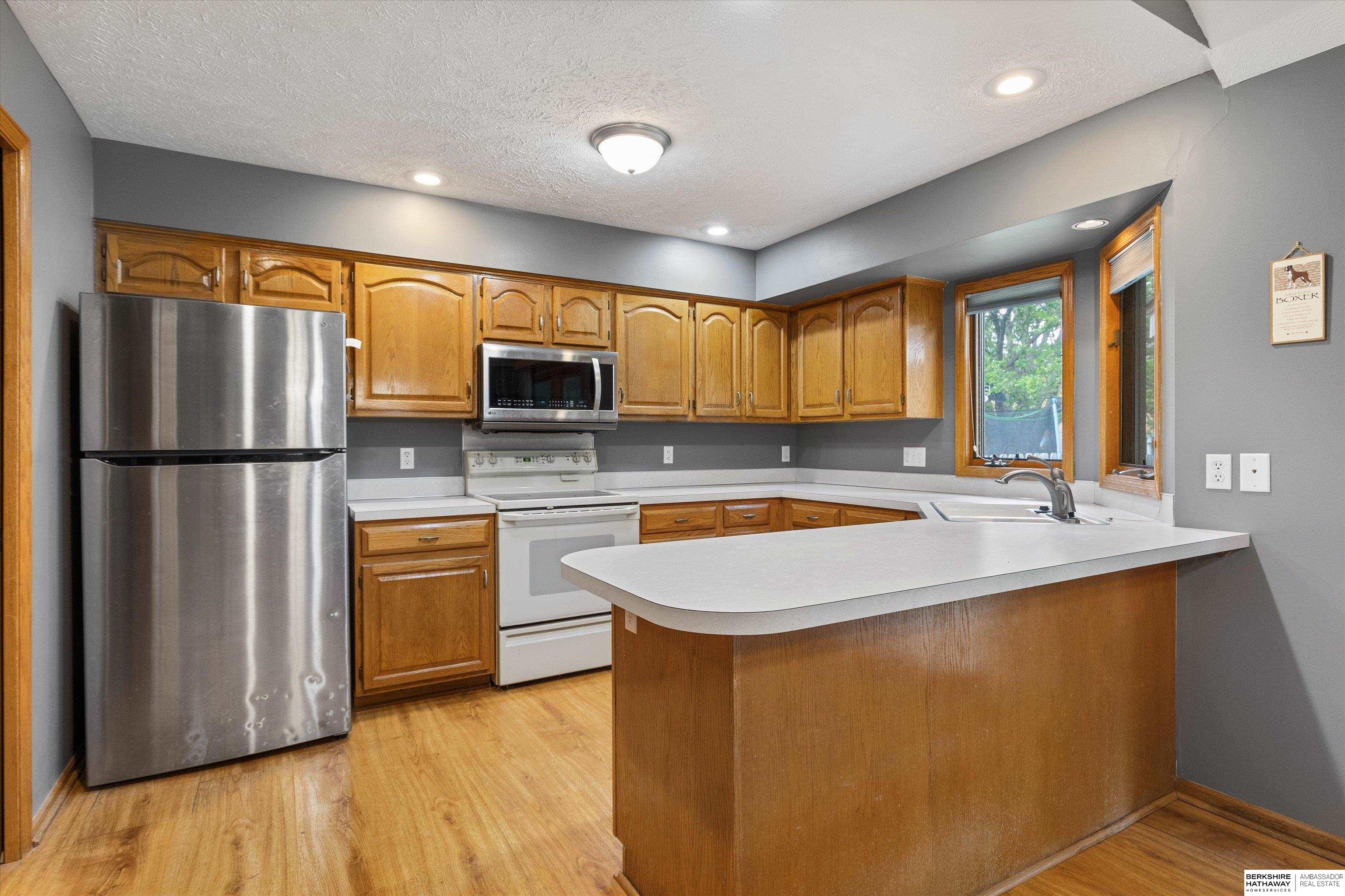 Omaha, Nebraska 68116, United States, 3 Bedrooms Bedrooms, ,3 BathroomsBathrooms,Residential,Pending,144686