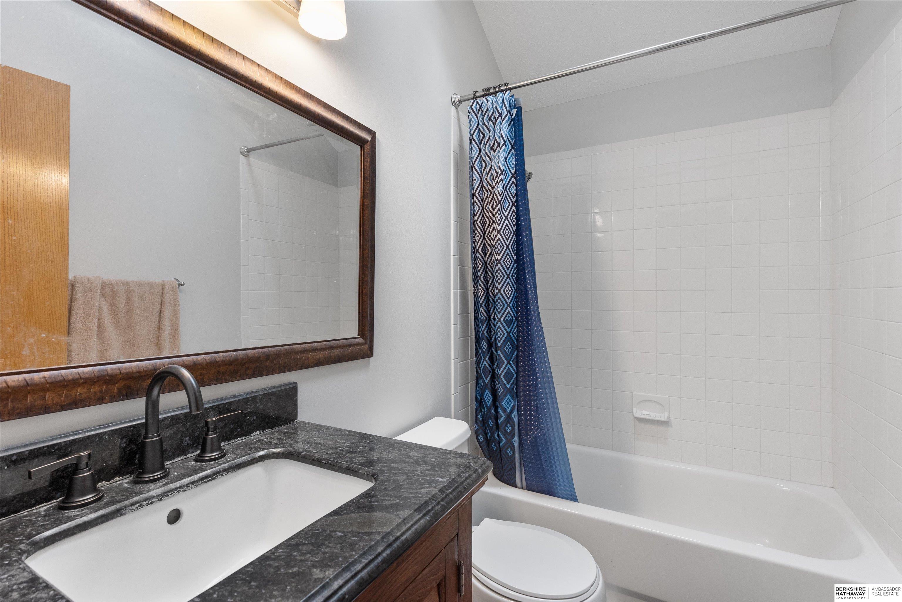 Omaha, Nebraska 68116, United States, 3 Bedrooms Bedrooms, ,3 BathroomsBathrooms,Residential,Pending,144686