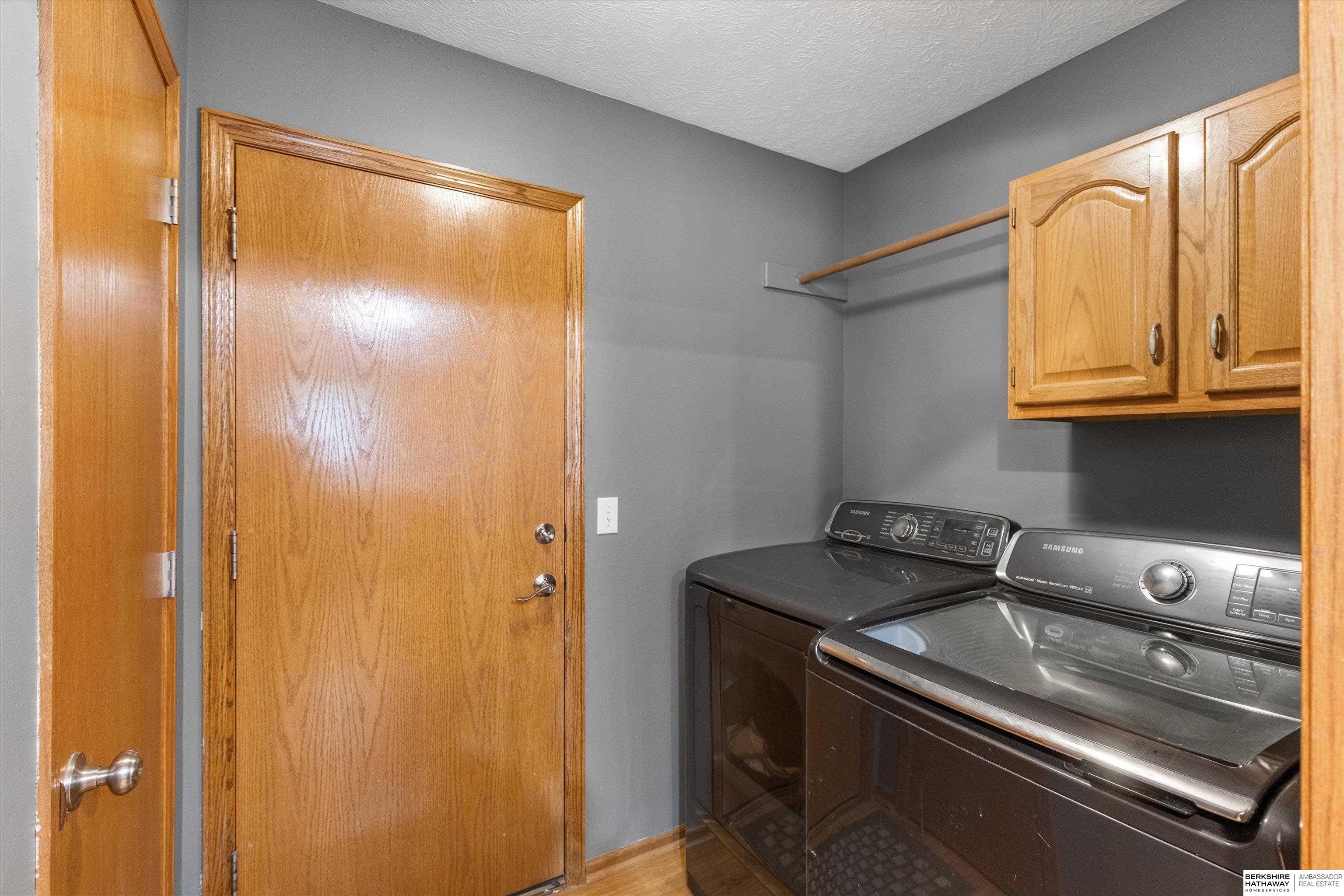 Omaha, Nebraska 68116, United States, 3 Bedrooms Bedrooms, ,3 BathroomsBathrooms,Residential,Pending,144686