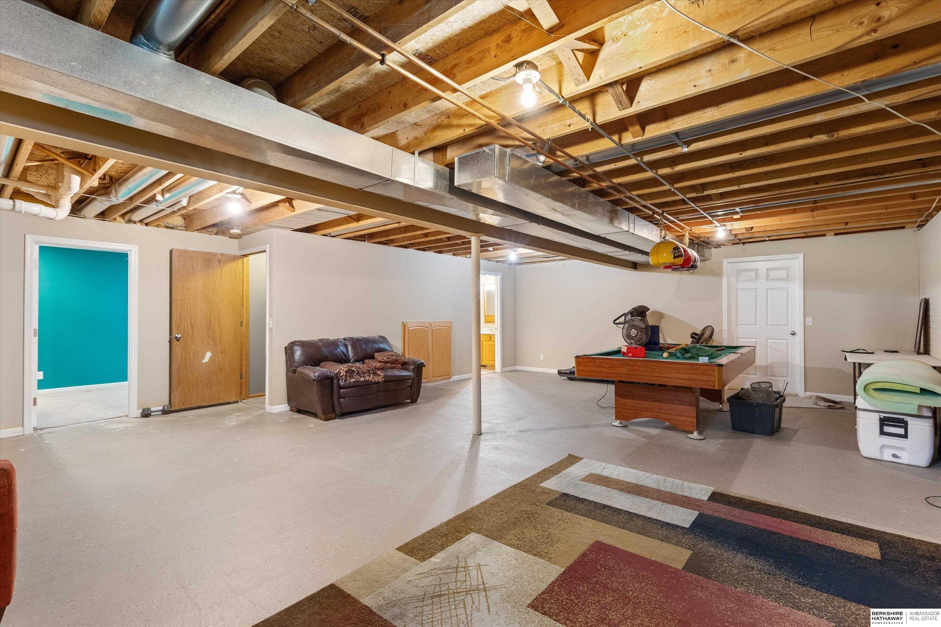 Omaha, Nebraska 68116, United States, 3 Bedrooms Bedrooms, ,3 BathroomsBathrooms,Residential,Pending,144686