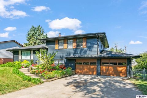 Photo of 7522 Hartman Avenue, Omaha, NE 68134 (MLS # 22528600)