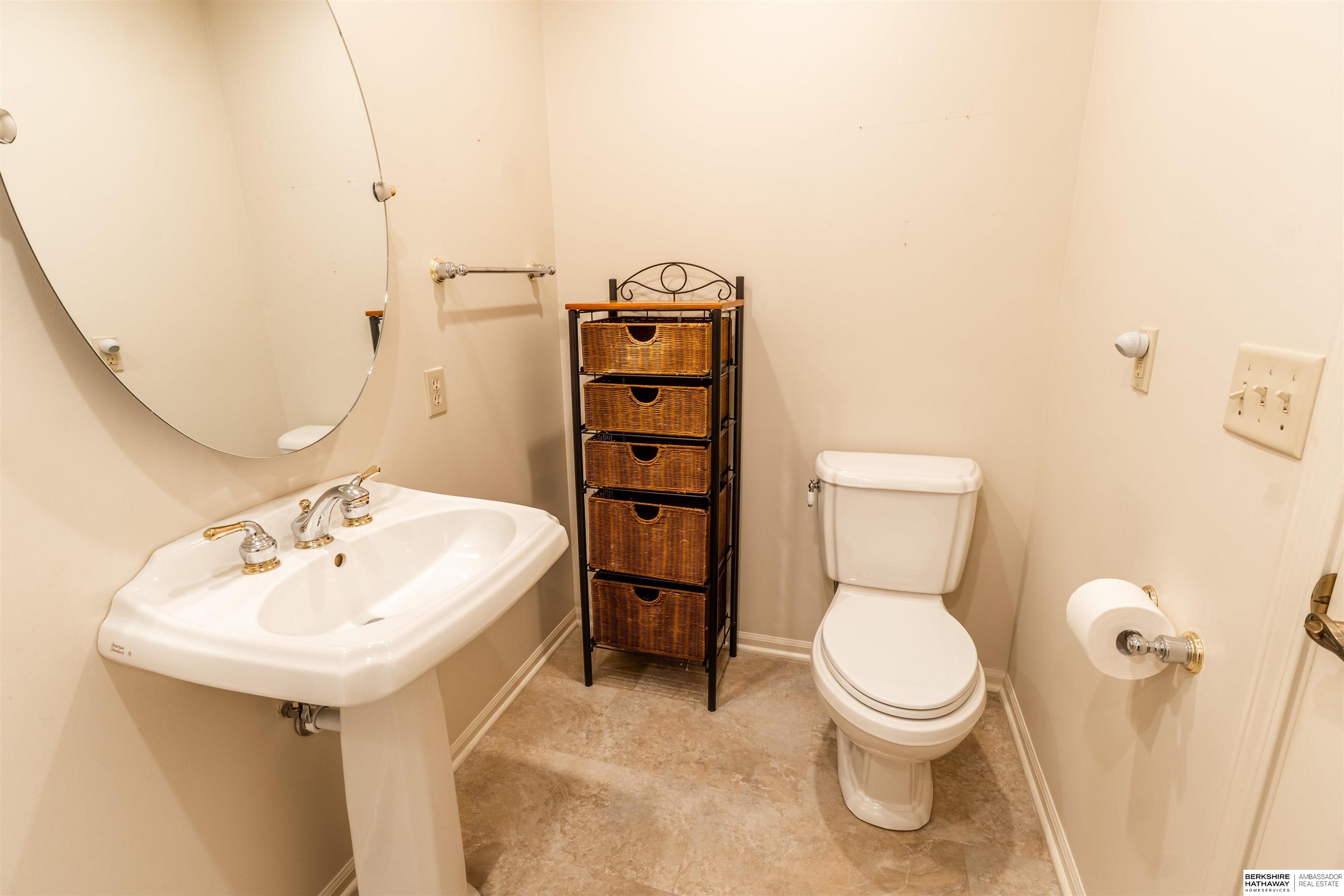 Omaha, Nebraska 68137, United States, 3 Bedrooms Bedrooms, ,4 BathroomsBathrooms,Residential,Active,204600