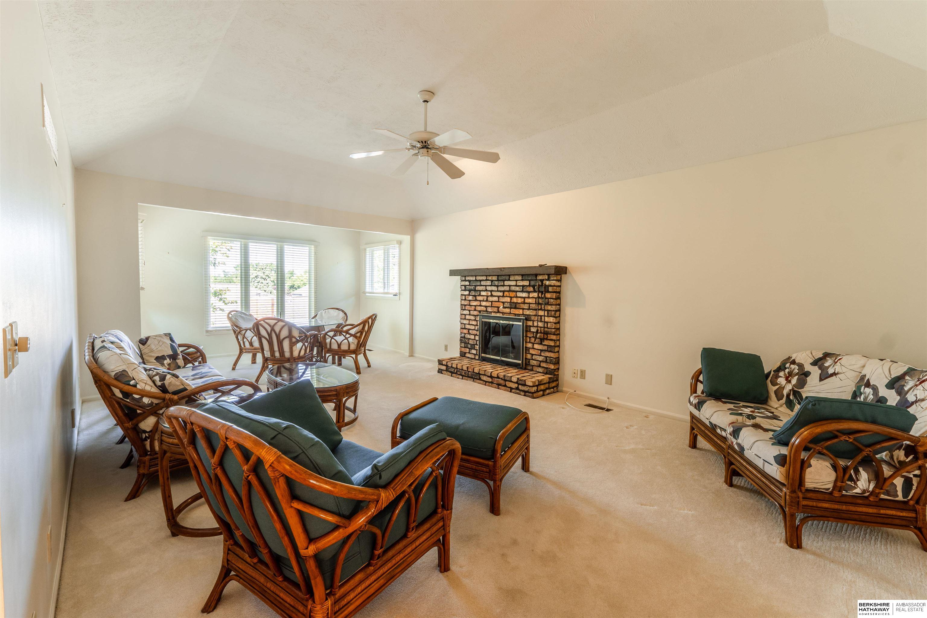 Omaha, Nebraska 68137, United States, 3 Bedrooms Bedrooms, ,4 BathroomsBathrooms,Residential,Active,204600