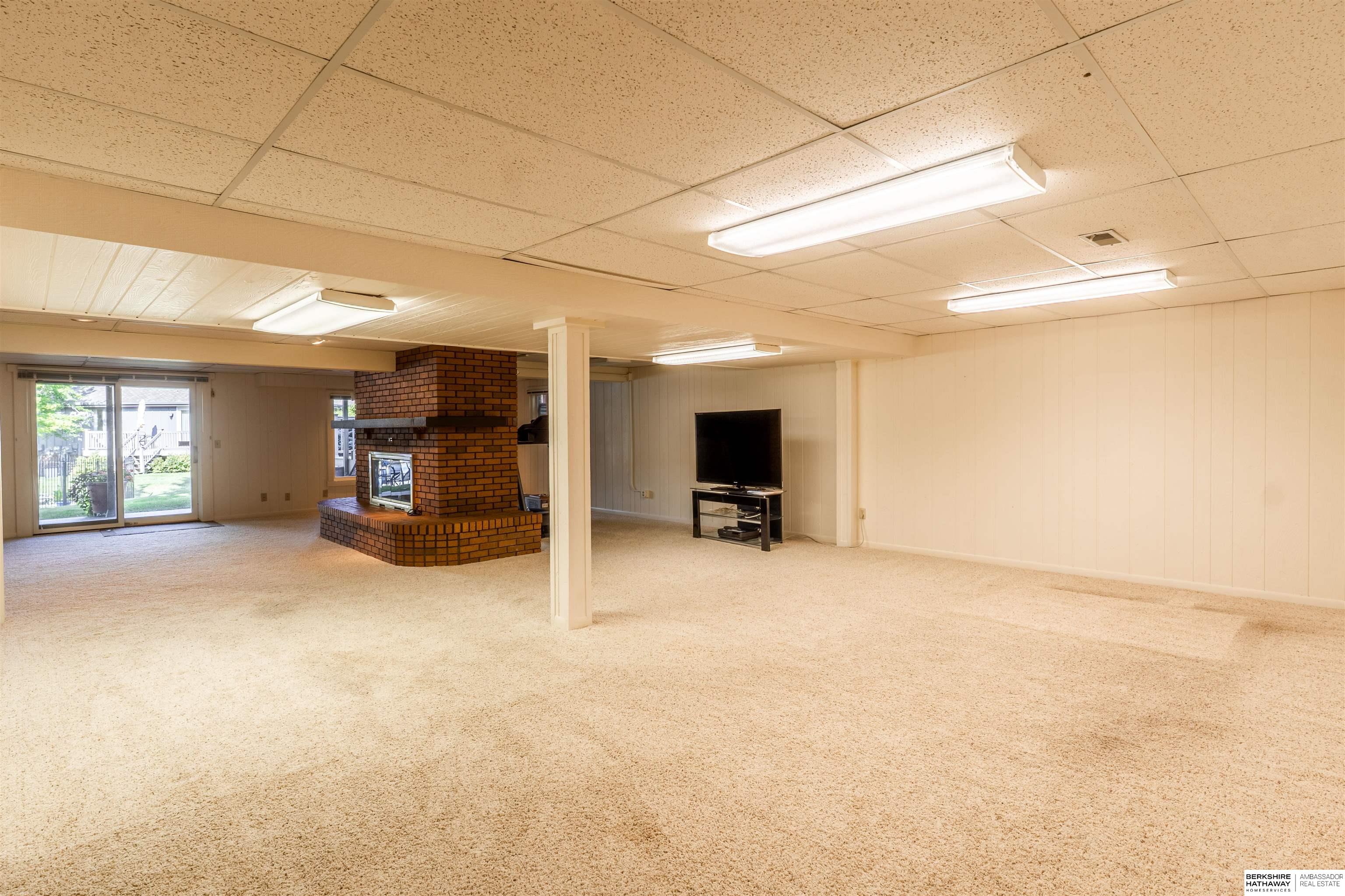 Omaha, Nebraska 68137, United States, 3 Bedrooms Bedrooms, ,4 BathroomsBathrooms,Residential,Active,204600