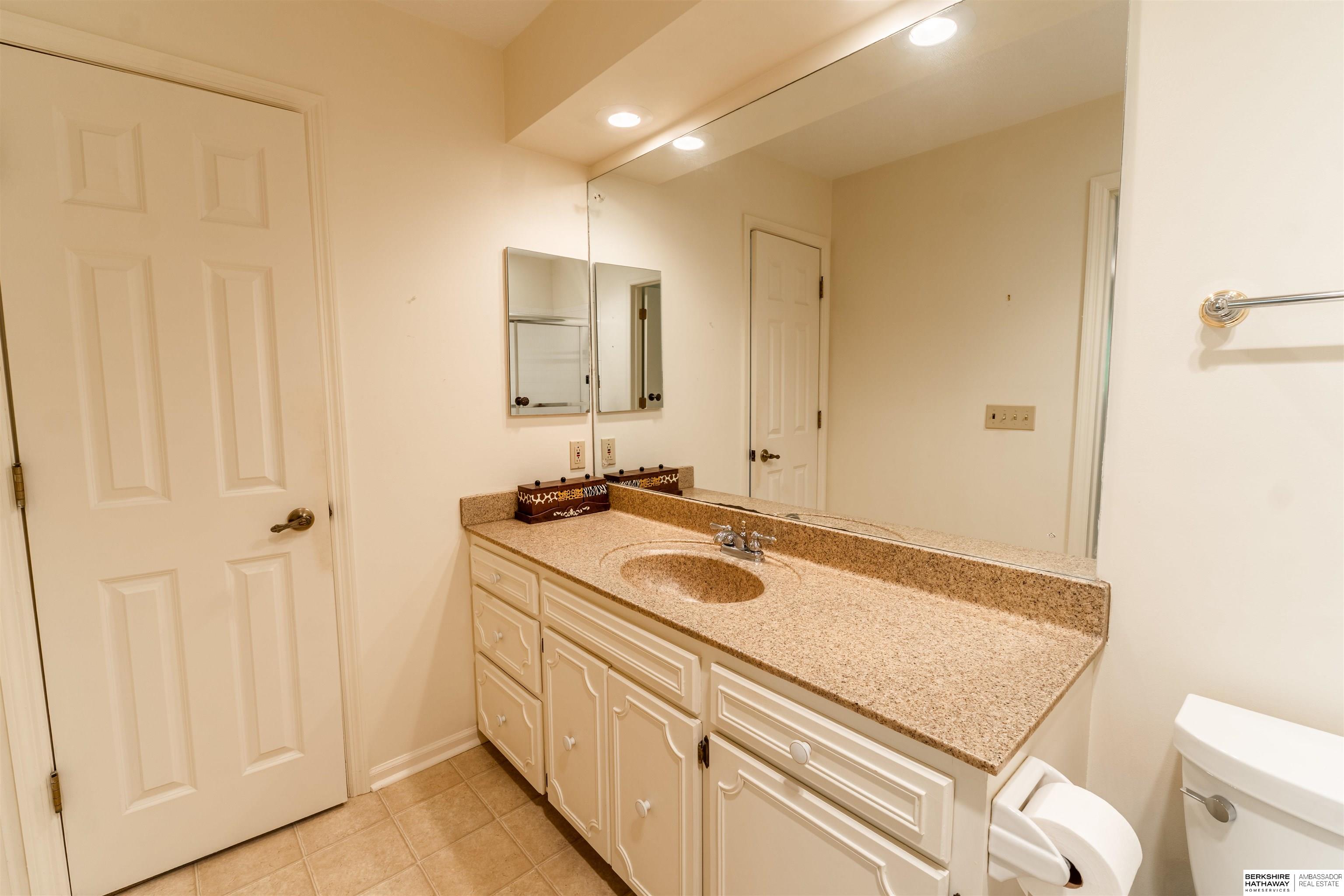 Omaha, Nebraska 68137, United States, 3 Bedrooms Bedrooms, ,4 BathroomsBathrooms,Residential,Active,204600