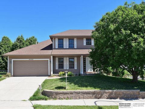 Photo of 16808 Seward Street, Omaha, NE 68118 (MLS # 22616631)
