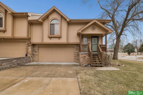 Photo of 1811 Brenda Drive, Bellevue, NE 68005 (MLS # 22603299)