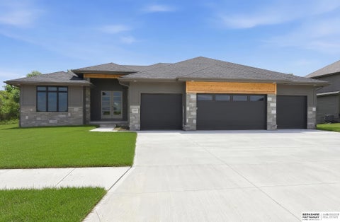 Photo of 18505 Acorn Drive, Gretna, NE 68028 (MLS # 22616005)