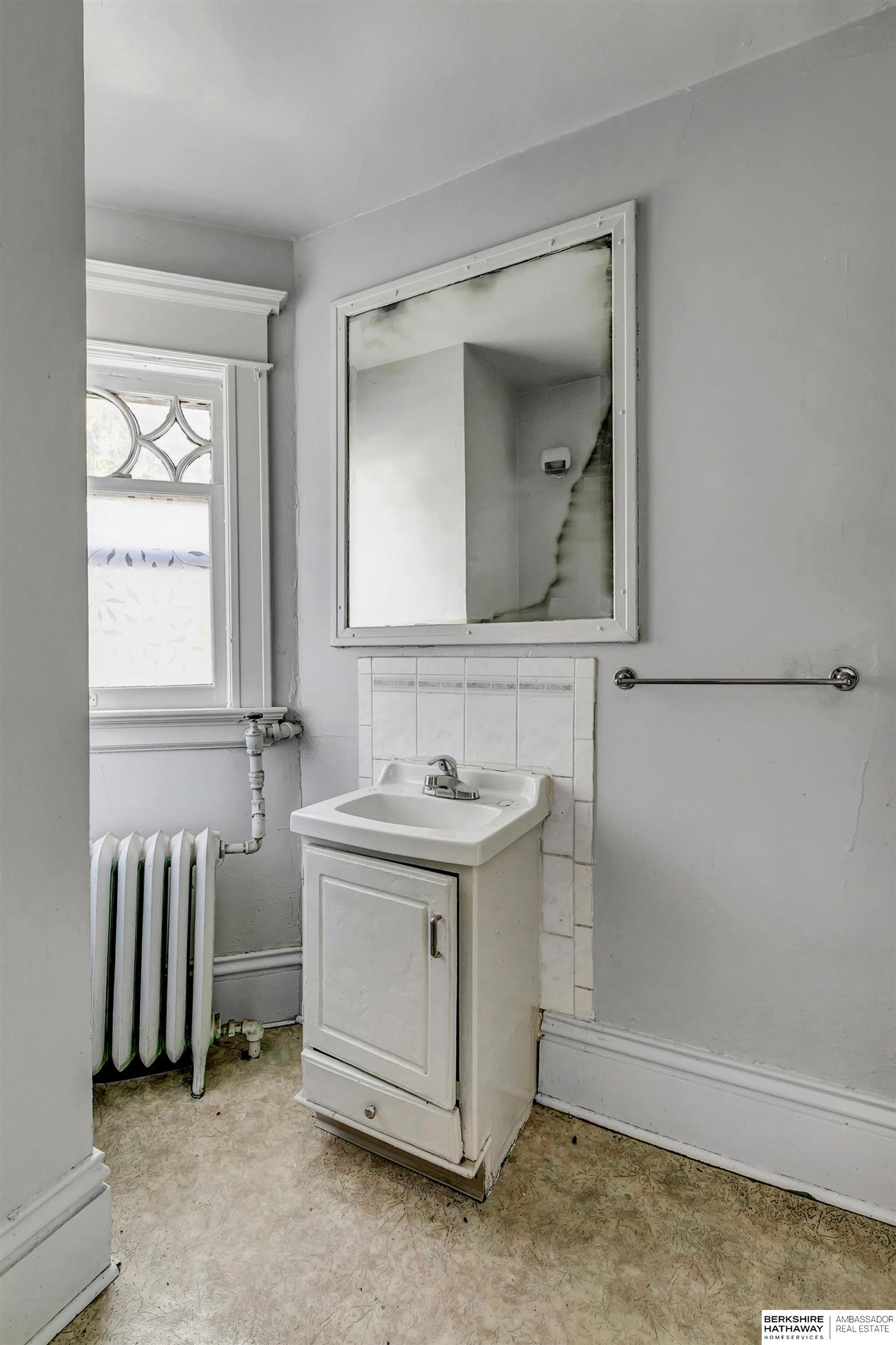 Lincoln, Nebraska 68502, United States, 8 Bedrooms Bedrooms, ,5 BathroomsBathrooms,Residential,Active,246793