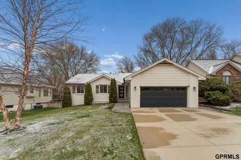 Photo of 15718 Westchester Circle, Omaha, NE 68118 (MLS # 22609738)