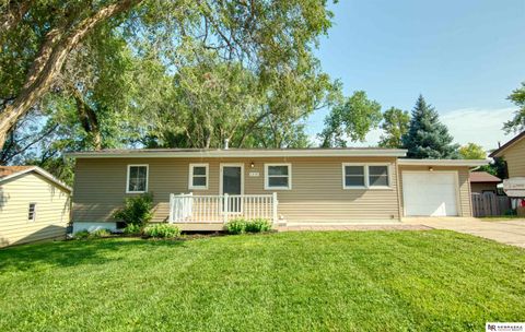 Photo of 1214 Bellaire Boulevard, Bellevue, NE 68005 (MLS # 22605090)