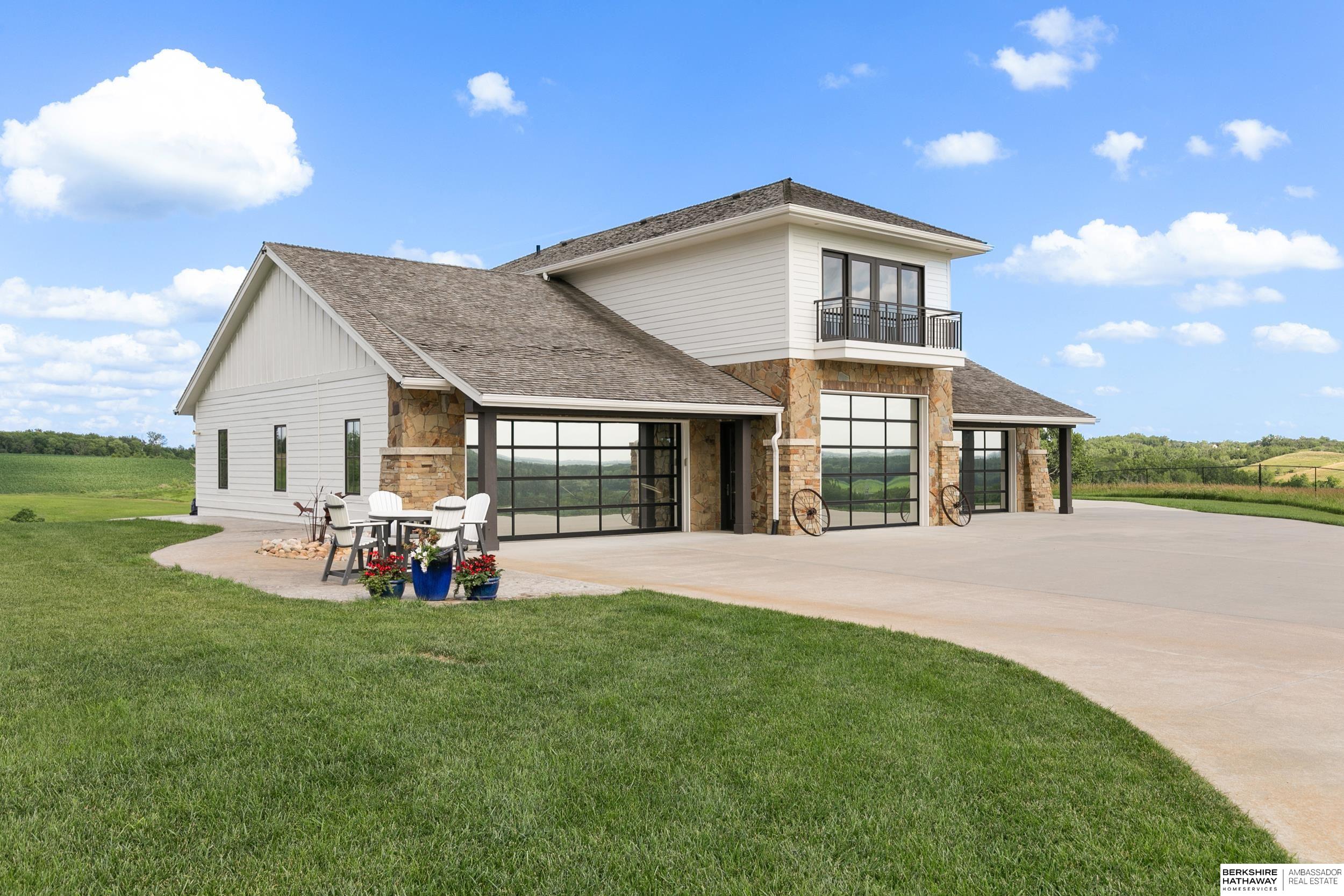 Valley, Nebraska 68064, United States, 5 Bedrooms Bedrooms, ,6 BathroomsBathrooms,Residential,Active,184289