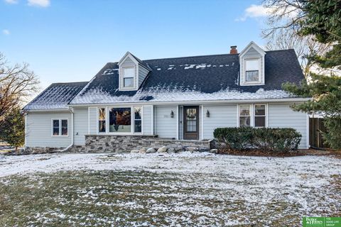 Photo of 7801 Hickory Circle, Omaha, NE 68124 (MLS # 22602609)