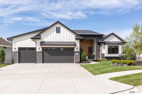 Photo of 20810 Frances Circle, Elkhorn, NE 68022 (MLS # 22524903)