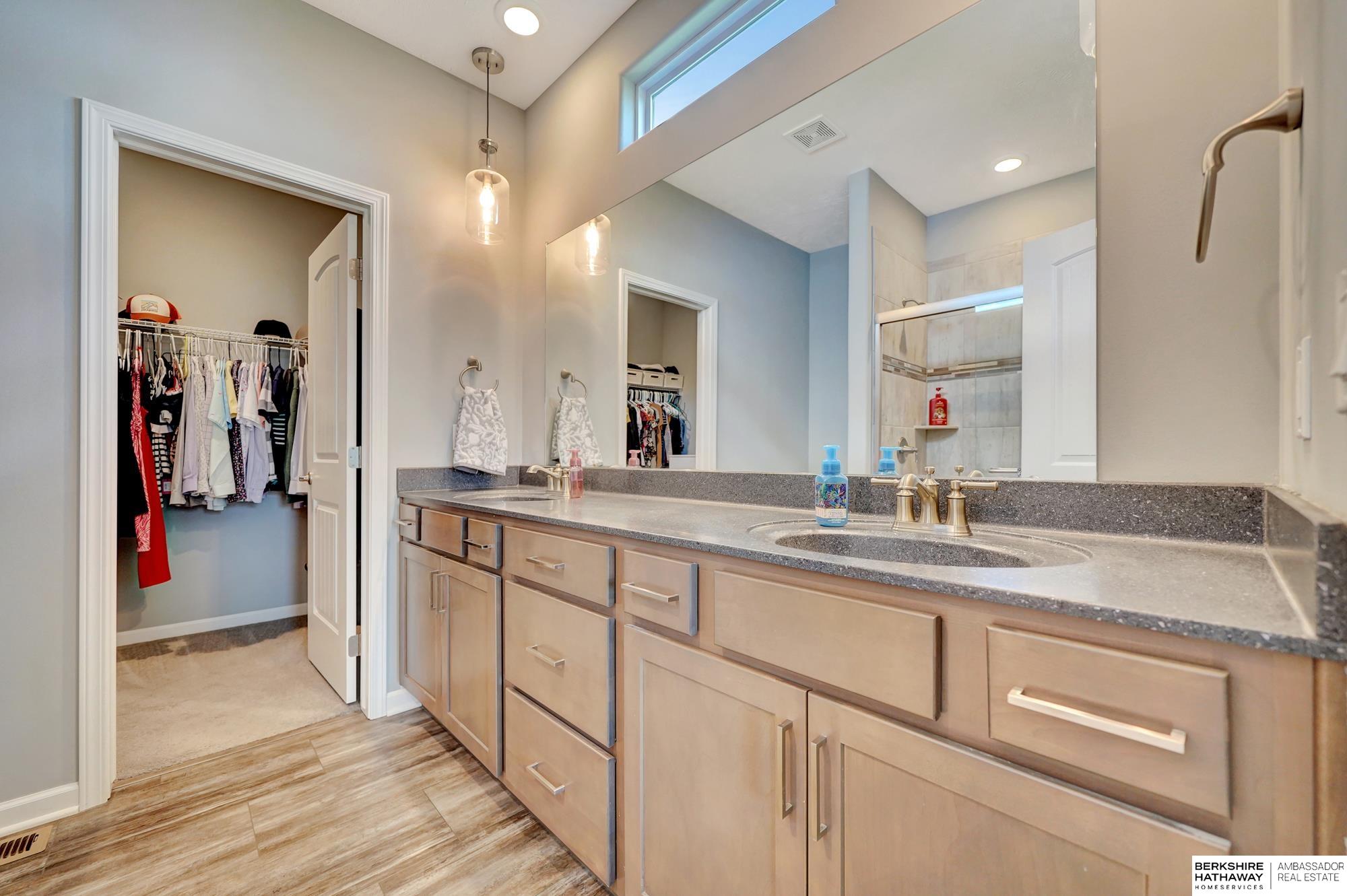 Papillion, Nebraska 68046, United States, 4 Bedrooms Bedrooms, ,3 BathroomsBathrooms,Residential,Active,220677