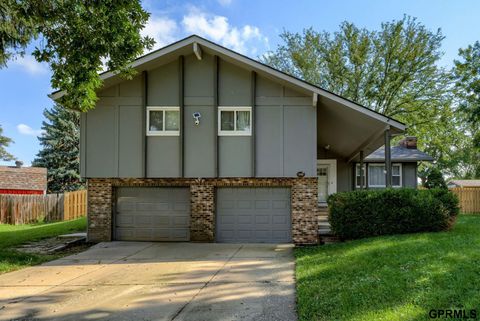 Photo of 6613 S 139 Circle, Omaha, NE 68137 (MLS # 22602136)