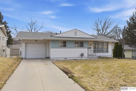 Photo of 4929 Valley Street, Omaha, NE 68106 (MLS # 22605652)