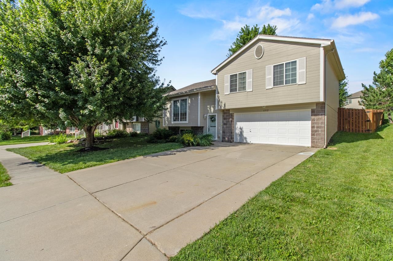 Omaha, Nebraska 68116, United States, 3 Bedrooms Bedrooms, ,2 BathroomsBathrooms,Residential,Active,164949