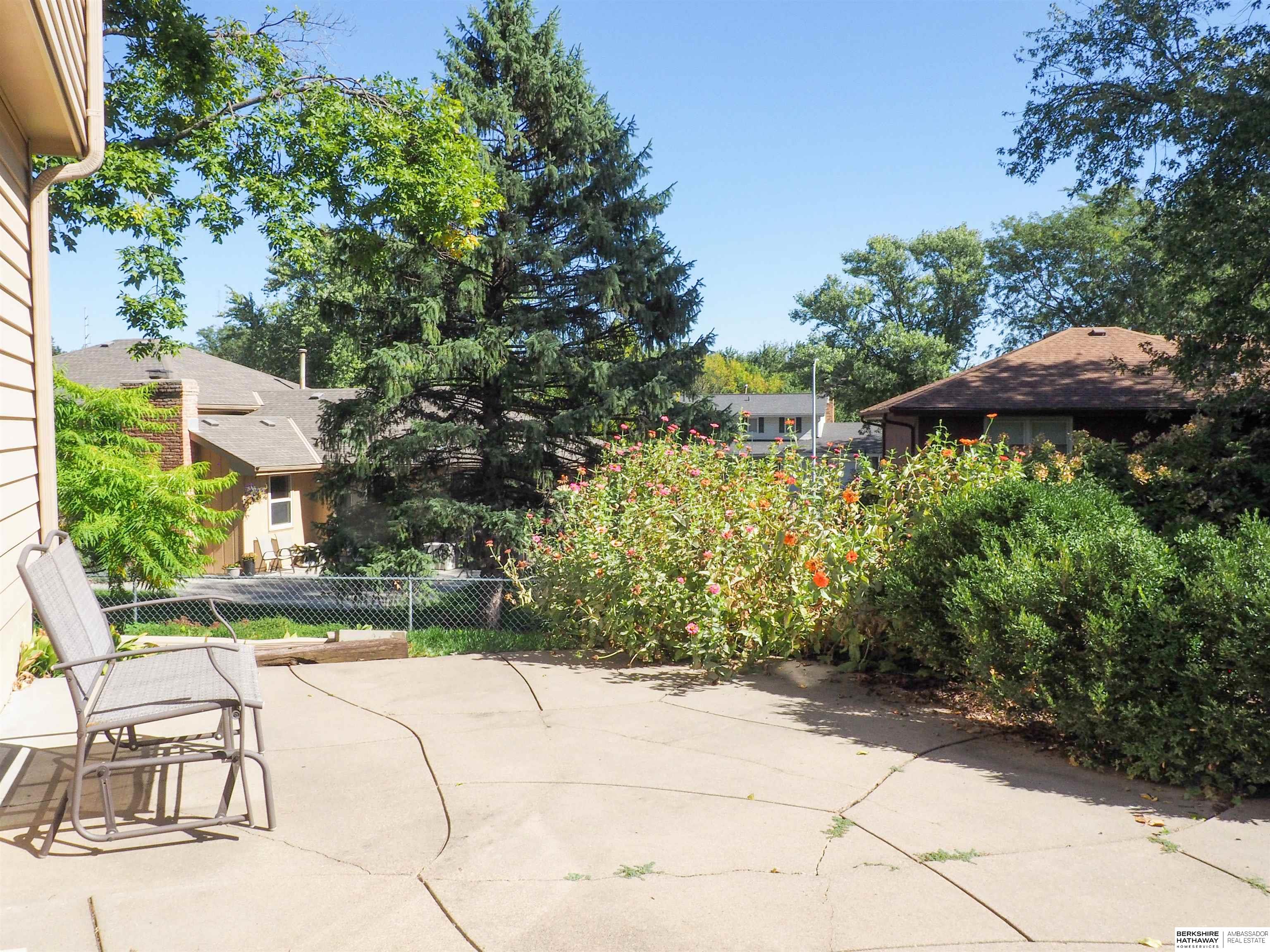 Omaha, Nebraska 68144, United States, 3 Bedrooms Bedrooms, ,2 BathroomsBathrooms,Residential,Active,221336