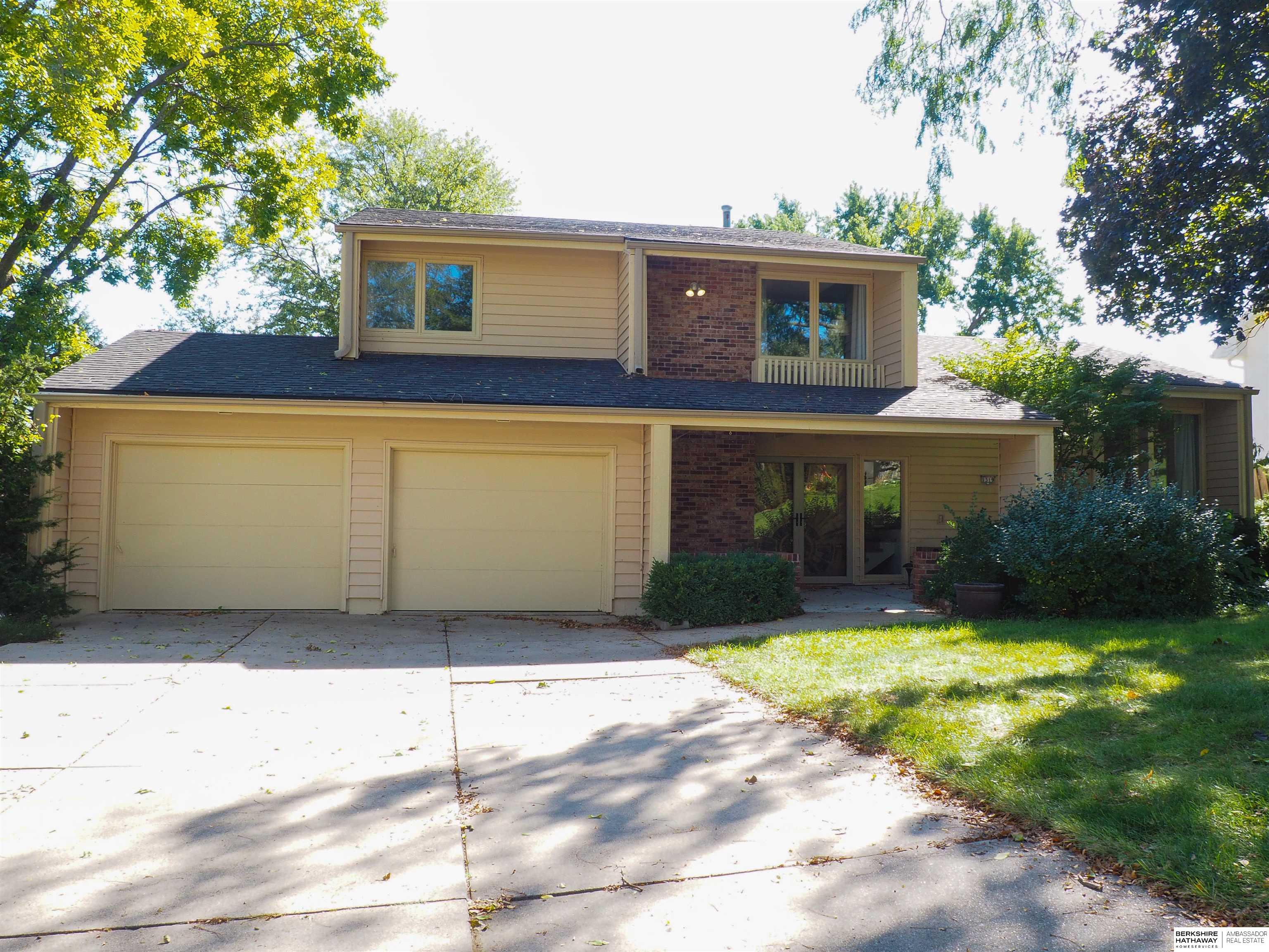 Omaha, Nebraska 68144, United States, 3 Bedrooms Bedrooms, ,2 BathroomsBathrooms,Residential,Active,221336