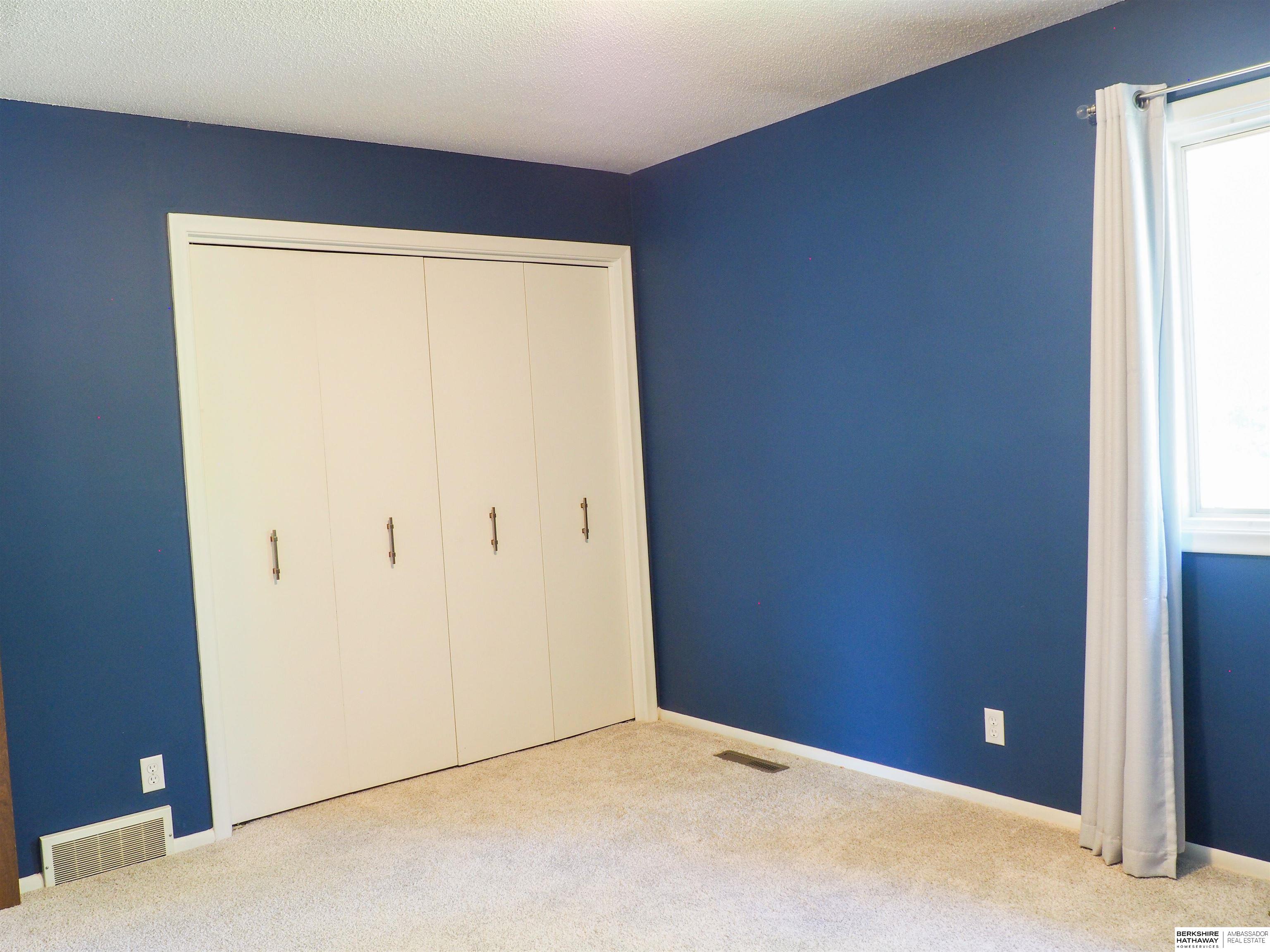 Omaha, Nebraska 68144, United States, 3 Bedrooms Bedrooms, ,2 BathroomsBathrooms,Residential,Active,221336